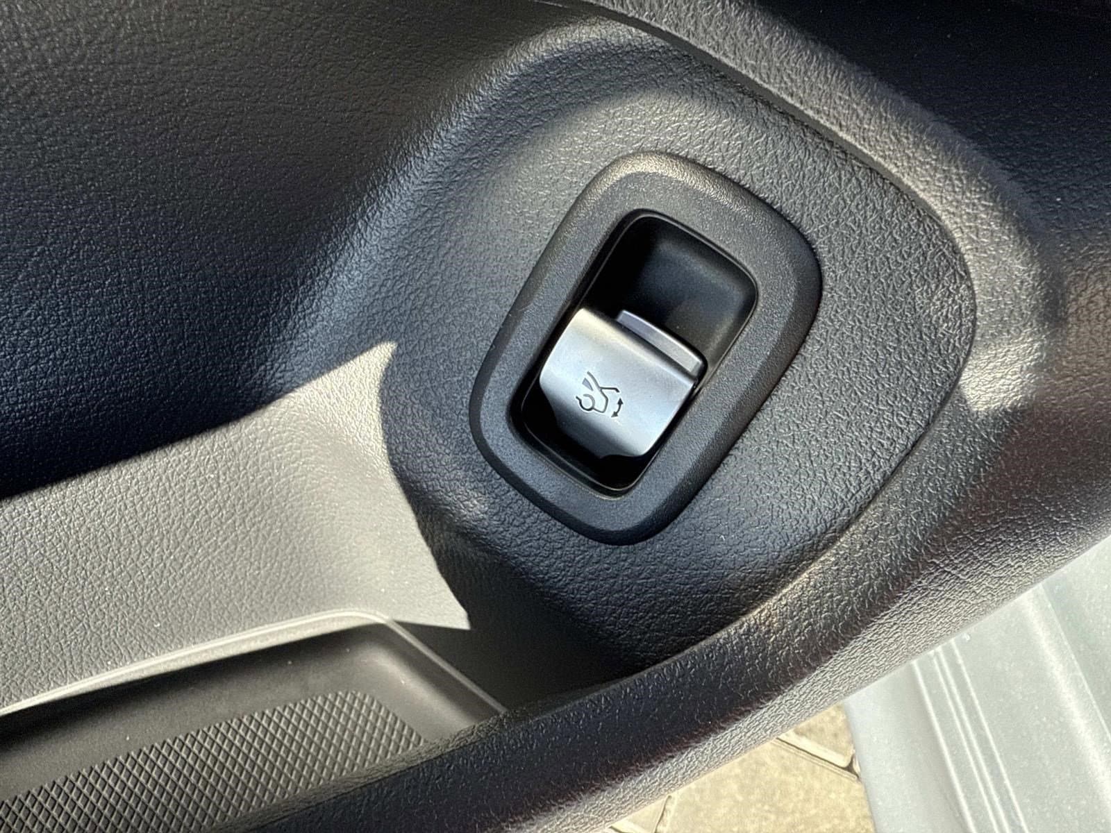 2026 MERCEDES-BENZ CLE - Image 20