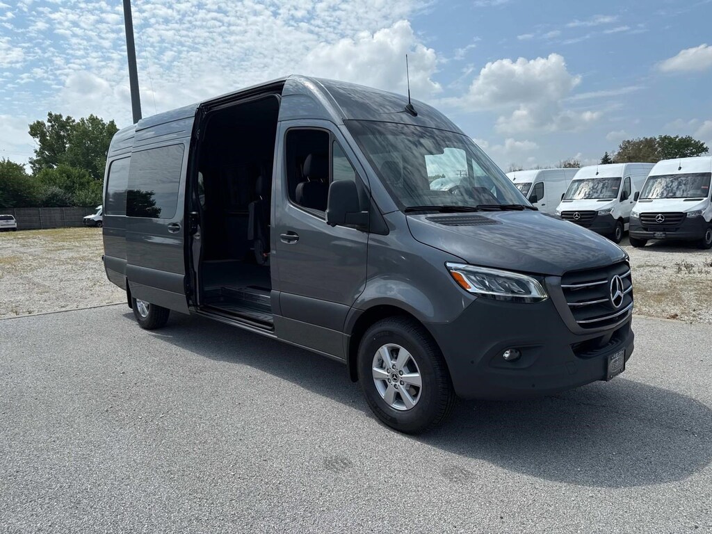 New 2025 Mercedes-Benz Sprinter 2500 High Roof 4-Cyl Diesel HO Van Crew Van