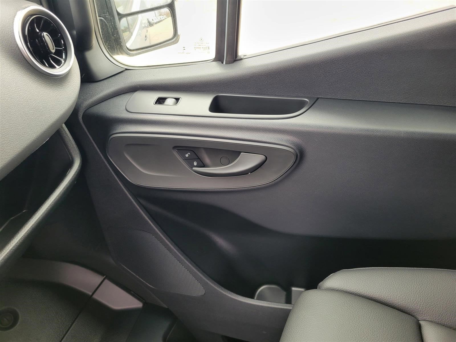 2025 MERCEDES-BENZ SPRINTER - Image 24