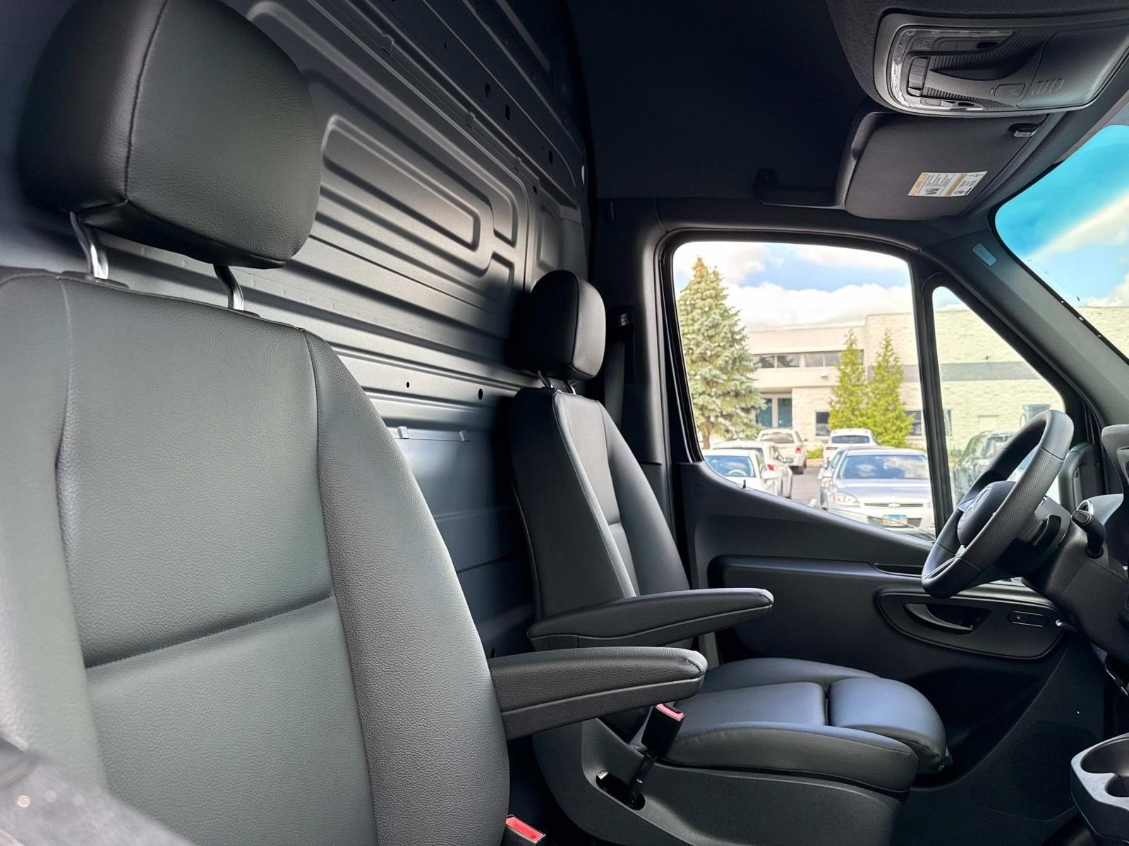 2025 MERCEDES-BENZ SPRINTER - Image 4