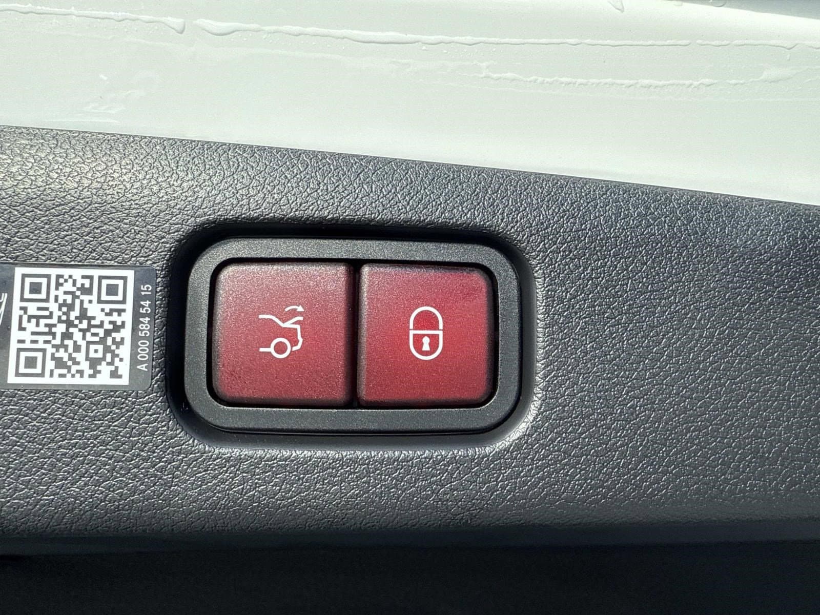 2026 MERCEDES-BENZ E-CLASS - Image 9