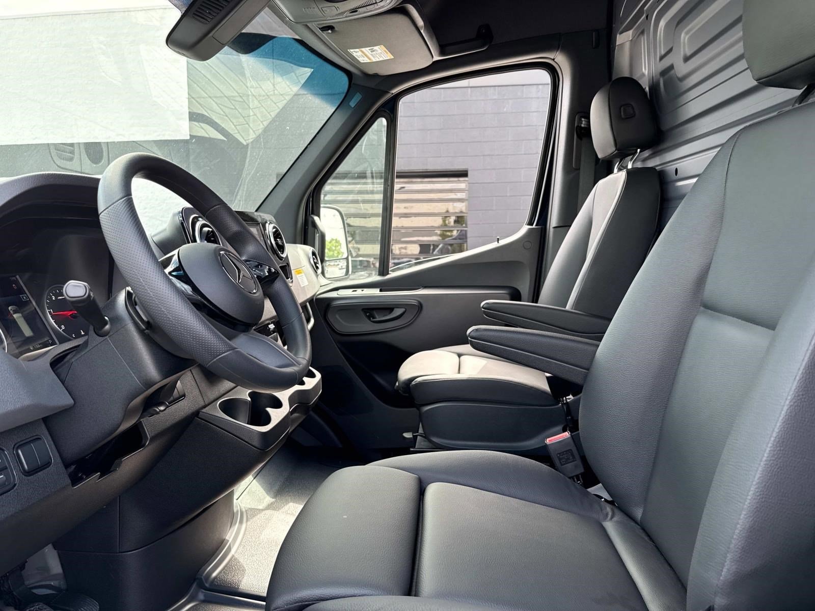 2025 MERCEDES-BENZ SPRINTER - Image 21
