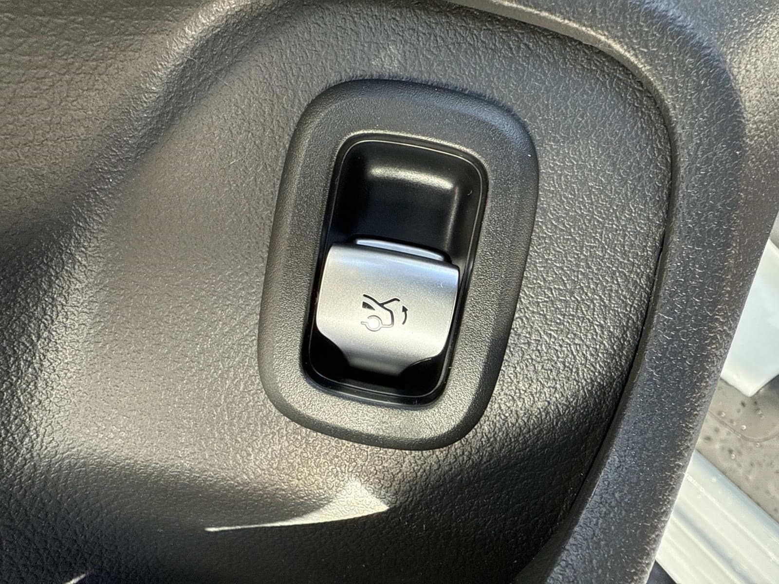 2026 MERCEDES-BENZ CLE - Image 17