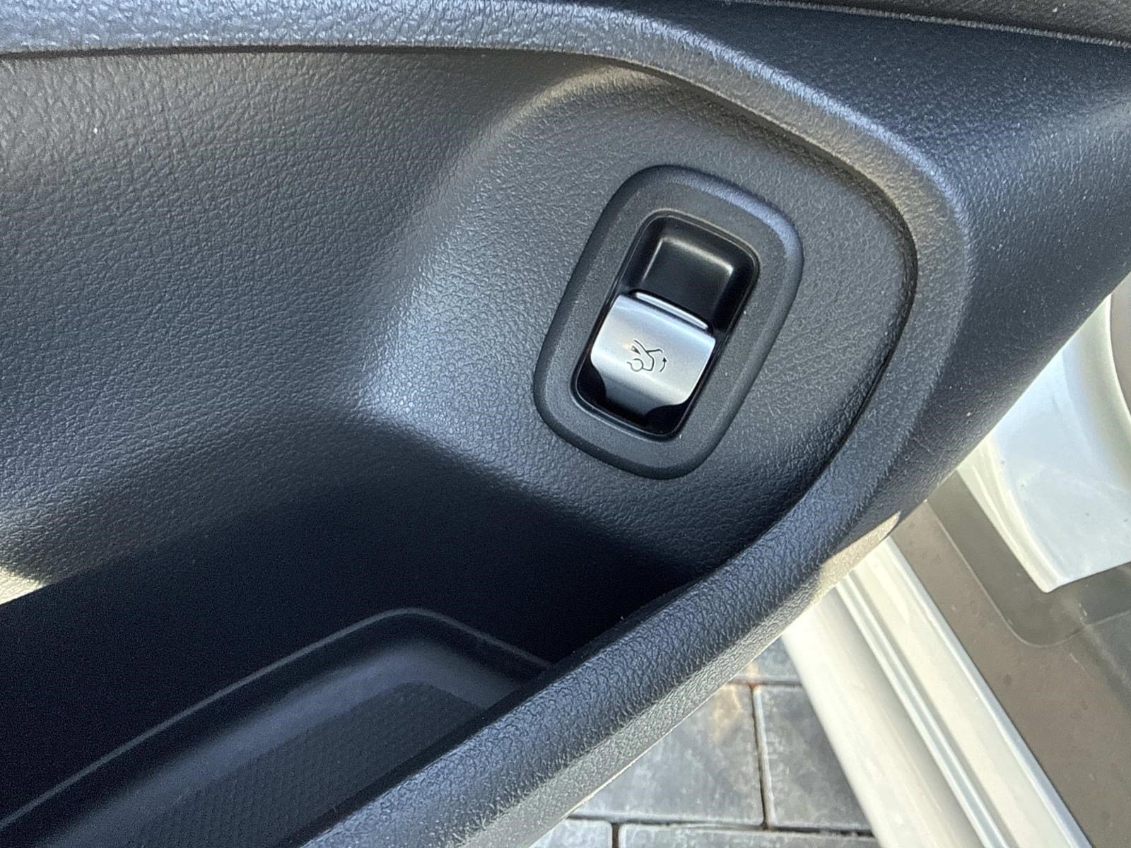 2026 MERCEDES-BENZ CLE - Image 17