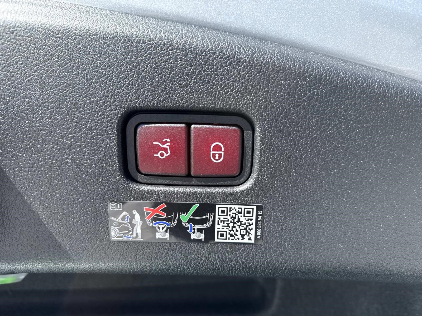 2026 MERCEDES-BENZ CLE - Image 14