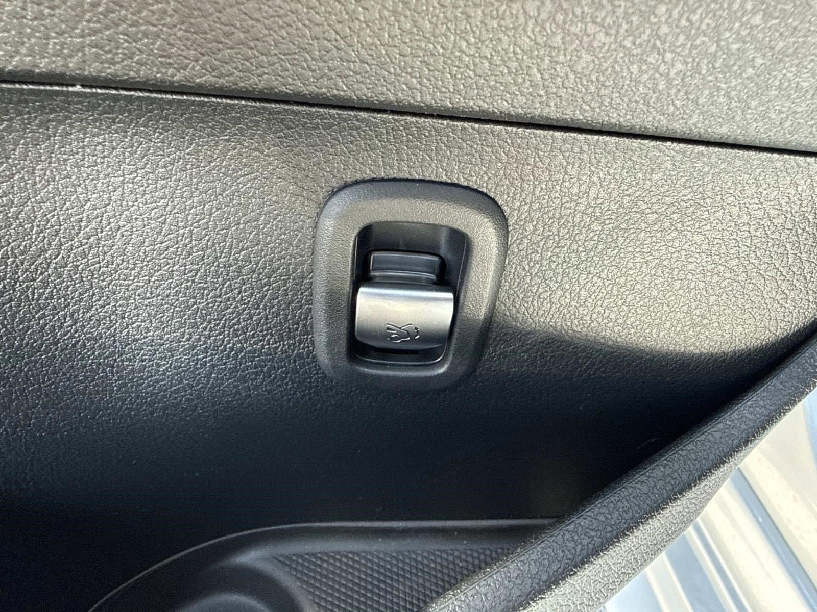 2026 MERCEDES-BENZ C-CLASS - Image 27