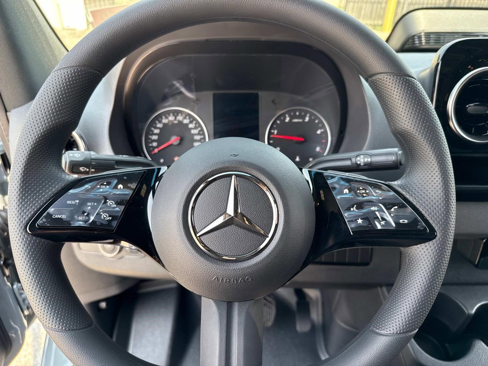 2025 MERCEDES-BENZ SPRINTER - Image 31