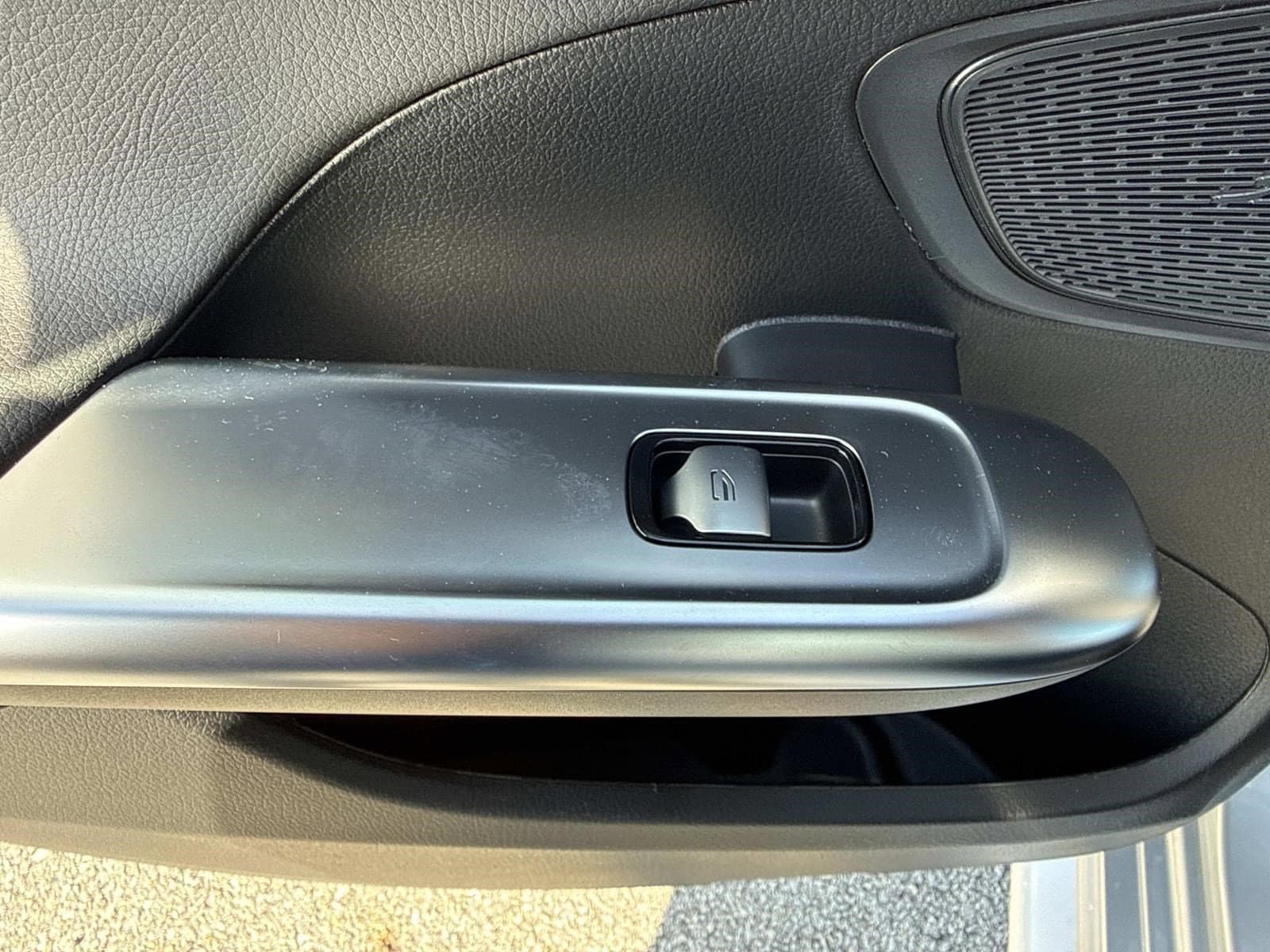 2026 MERCEDES-BENZ C-CLASS - Image 16