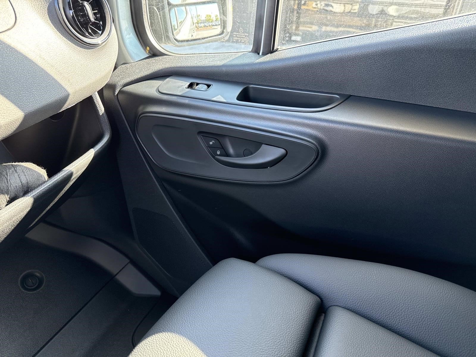 2025 MERCEDES-BENZ SPRINTER - Image 27