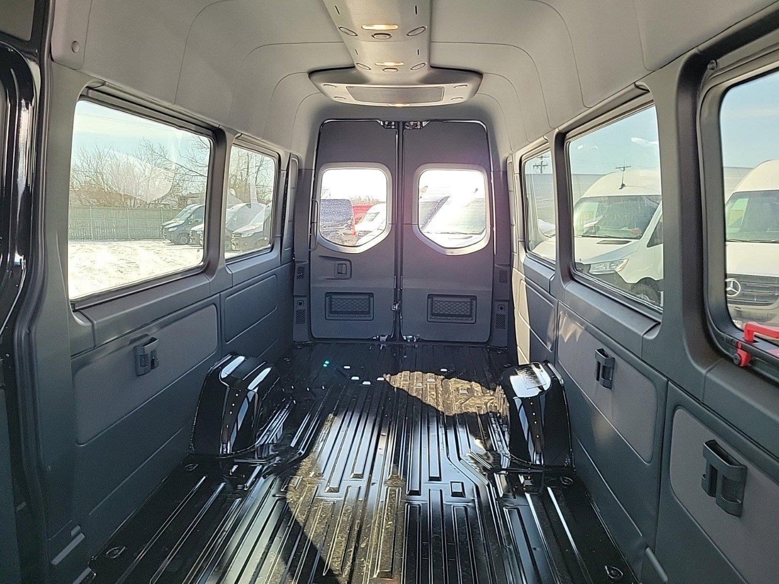 2025 MERCEDES-BENZ SPRINTER - Image 19