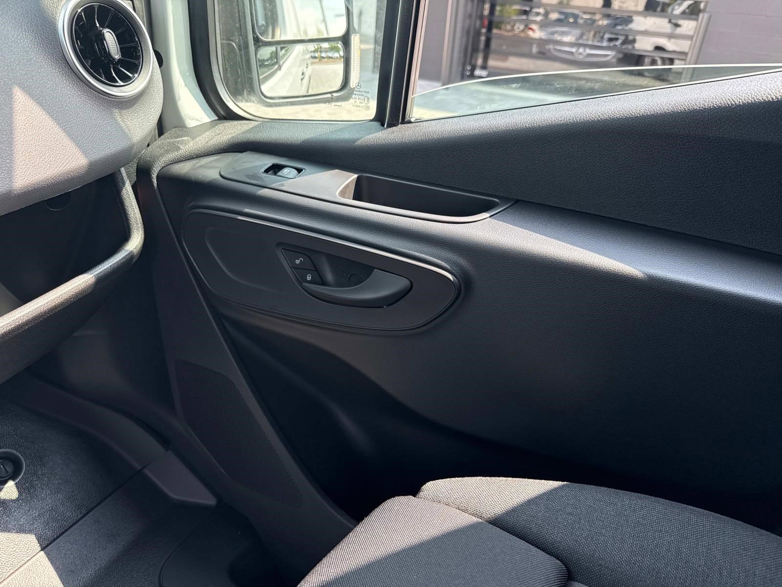 2025 MERCEDES-BENZ SPRINTER - Image 24