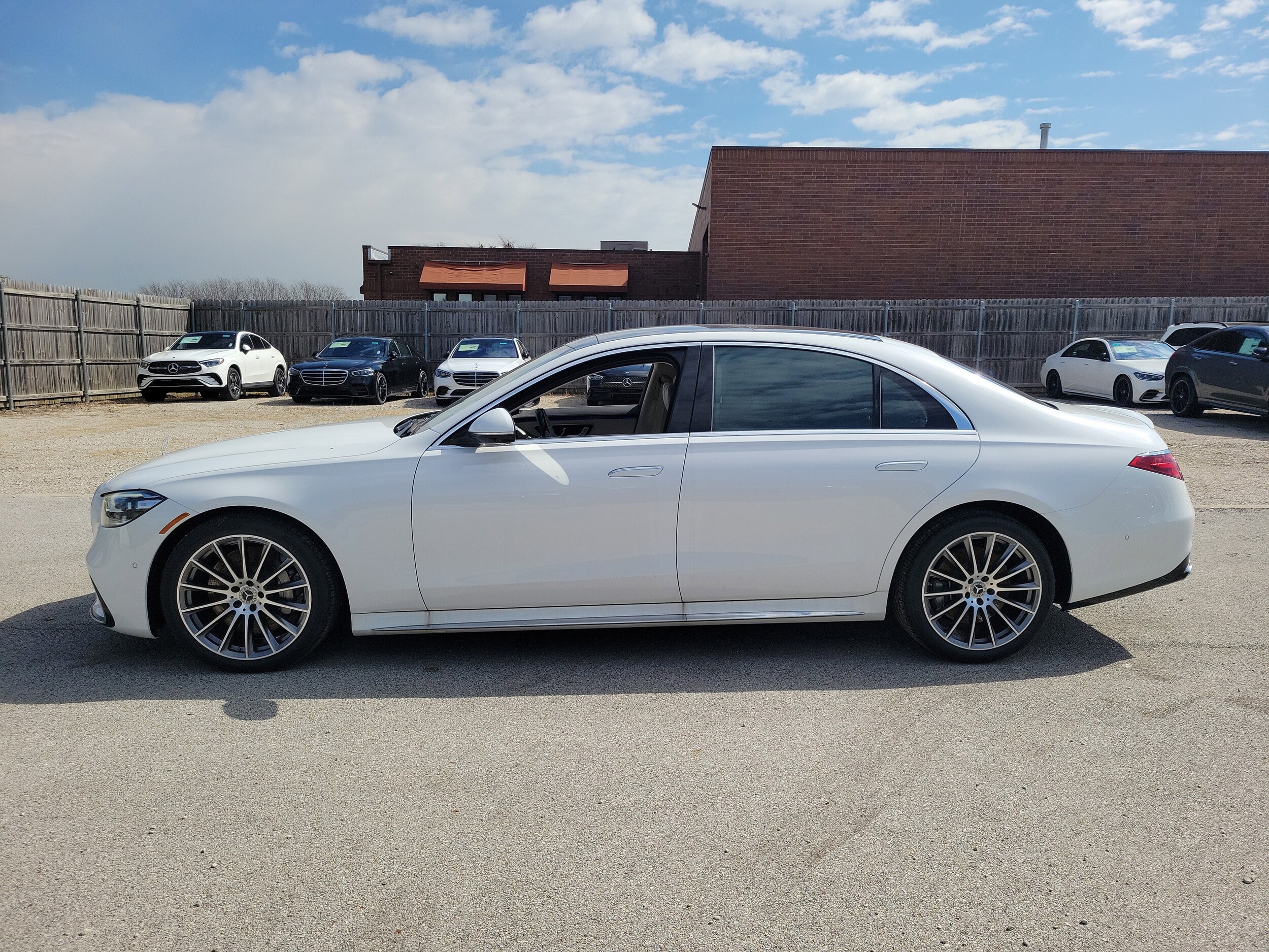 2025 Mercedes Benz S 450 580 4MATIC photo 2