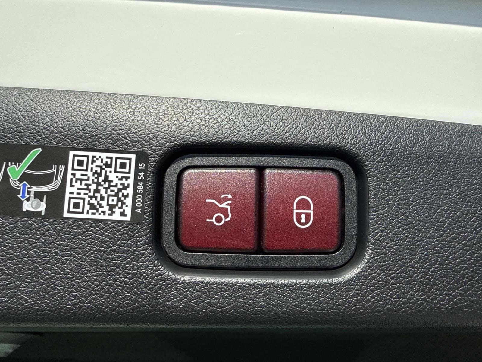 2026 MERCEDES-BENZ E-CLASS - Image 10