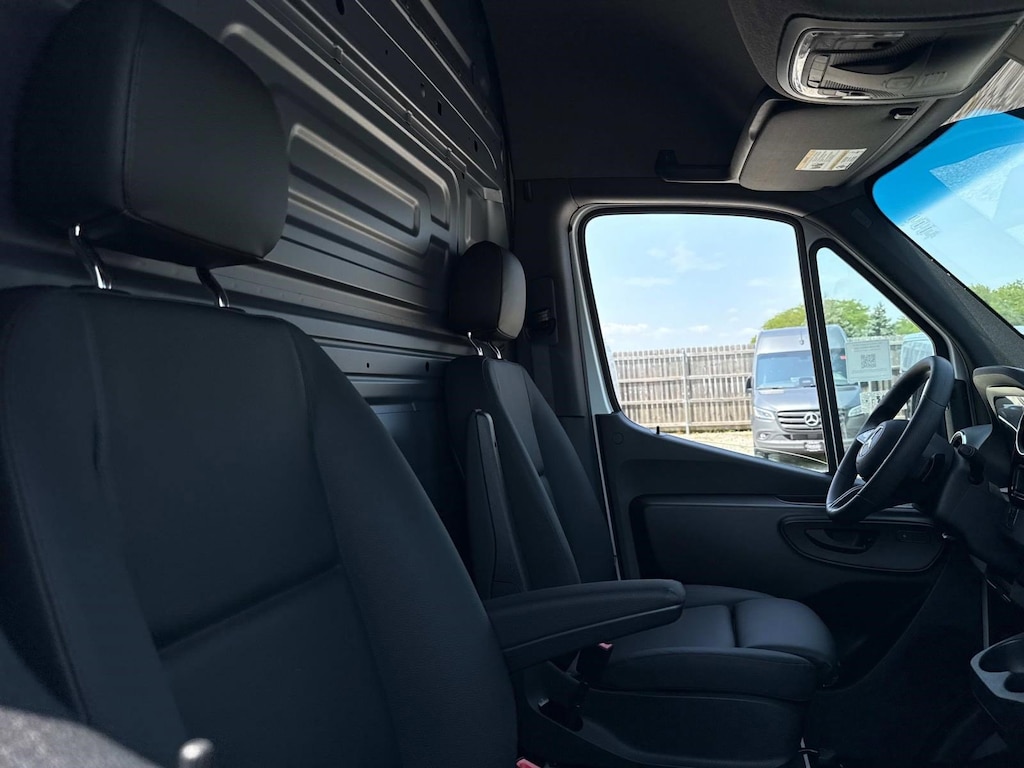 New 2025 Mercedes-Benz Sprinter 2500 Standard Roof 4-Cyl Diesel HO Van Cargo Van