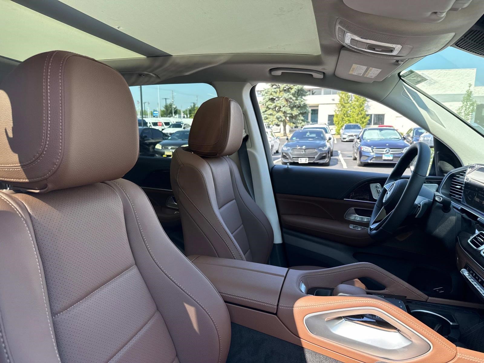 2025 Mercedes Benz GLE 350 4MATIC photo 4
