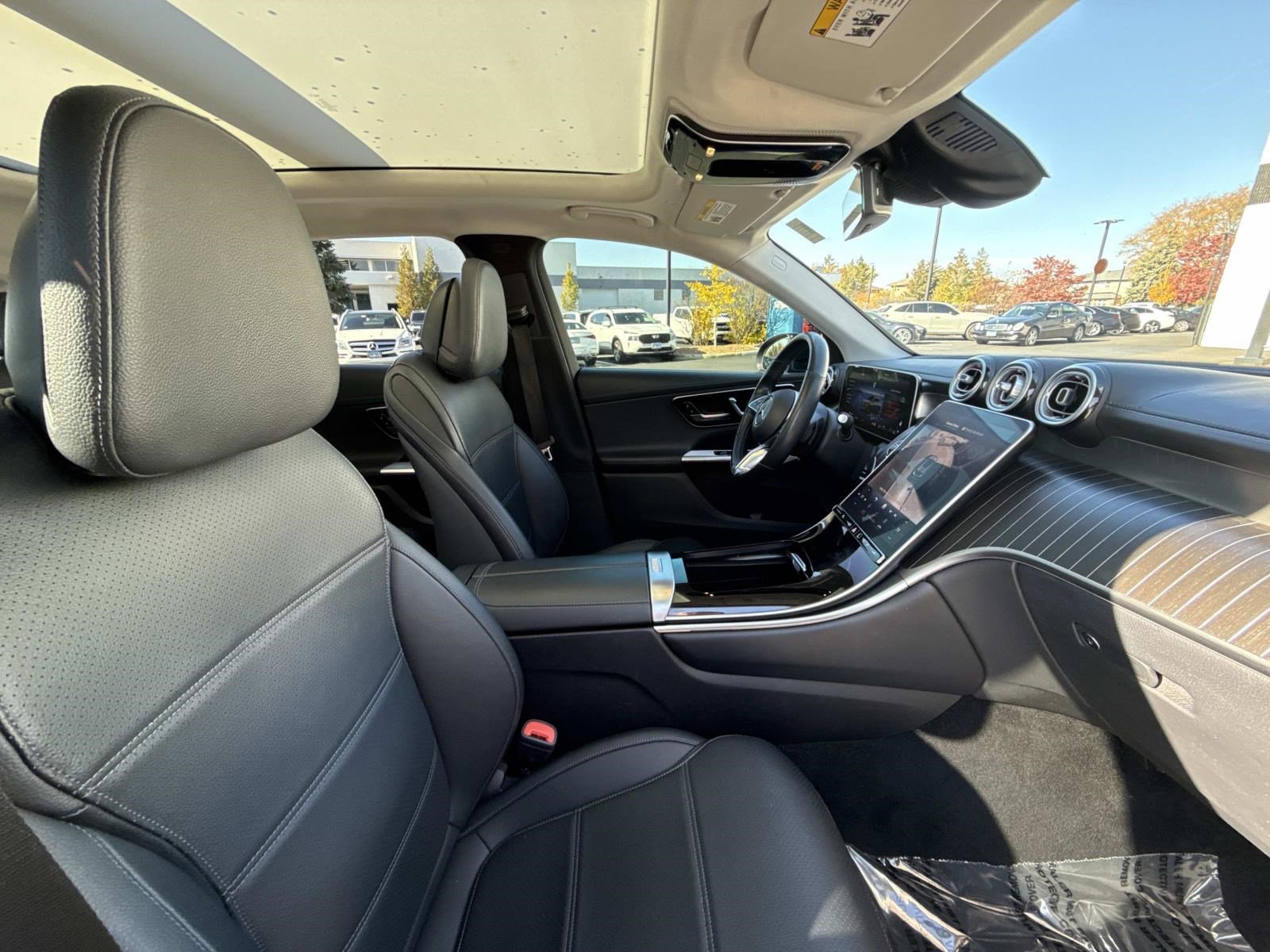 2023 Mercedes Benz GLC 300 4MATIC photo 4