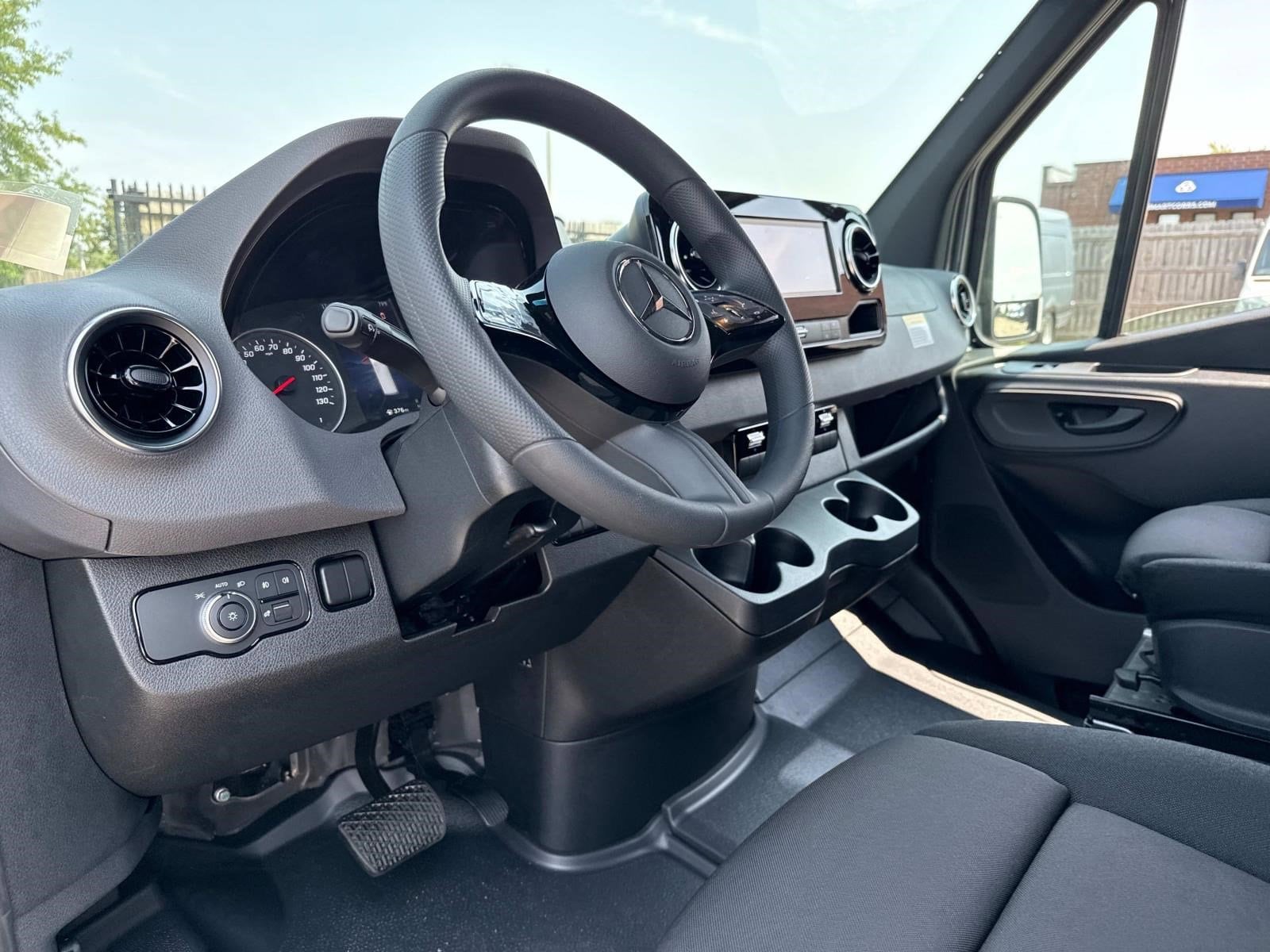 2025 MERCEDES-BENZ SPRINTER - Image 21