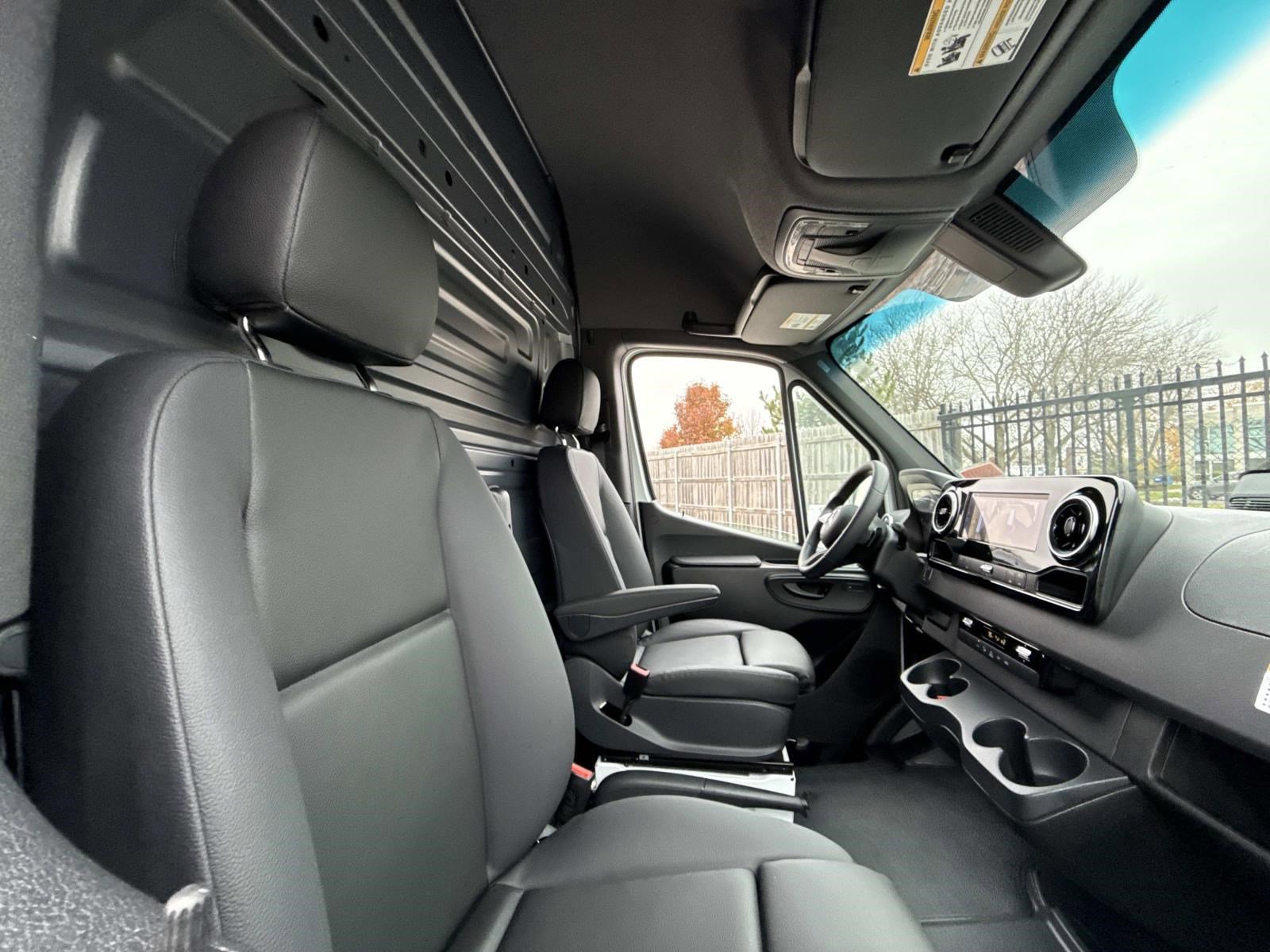 2026 MERCEDES-BENZ SPRINTER - Image 4