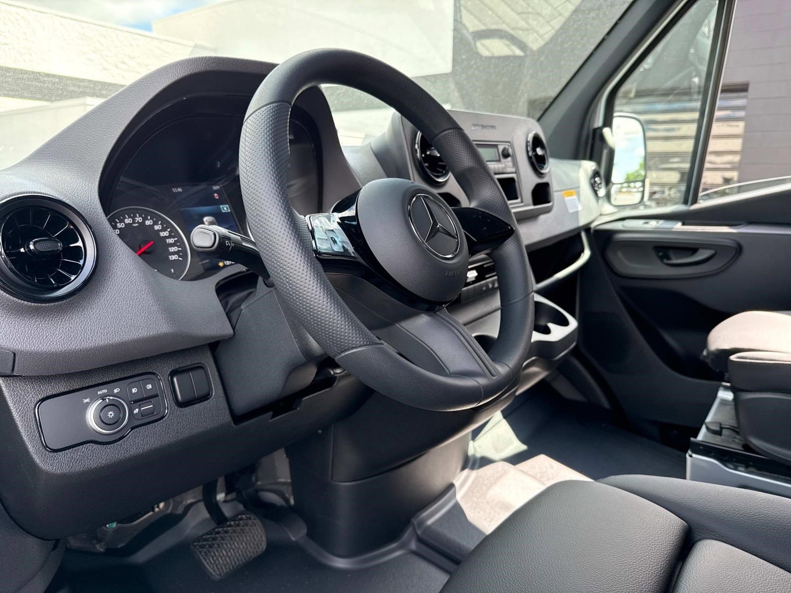 2025 MERCEDES-BENZ SPRINTER - Image 24