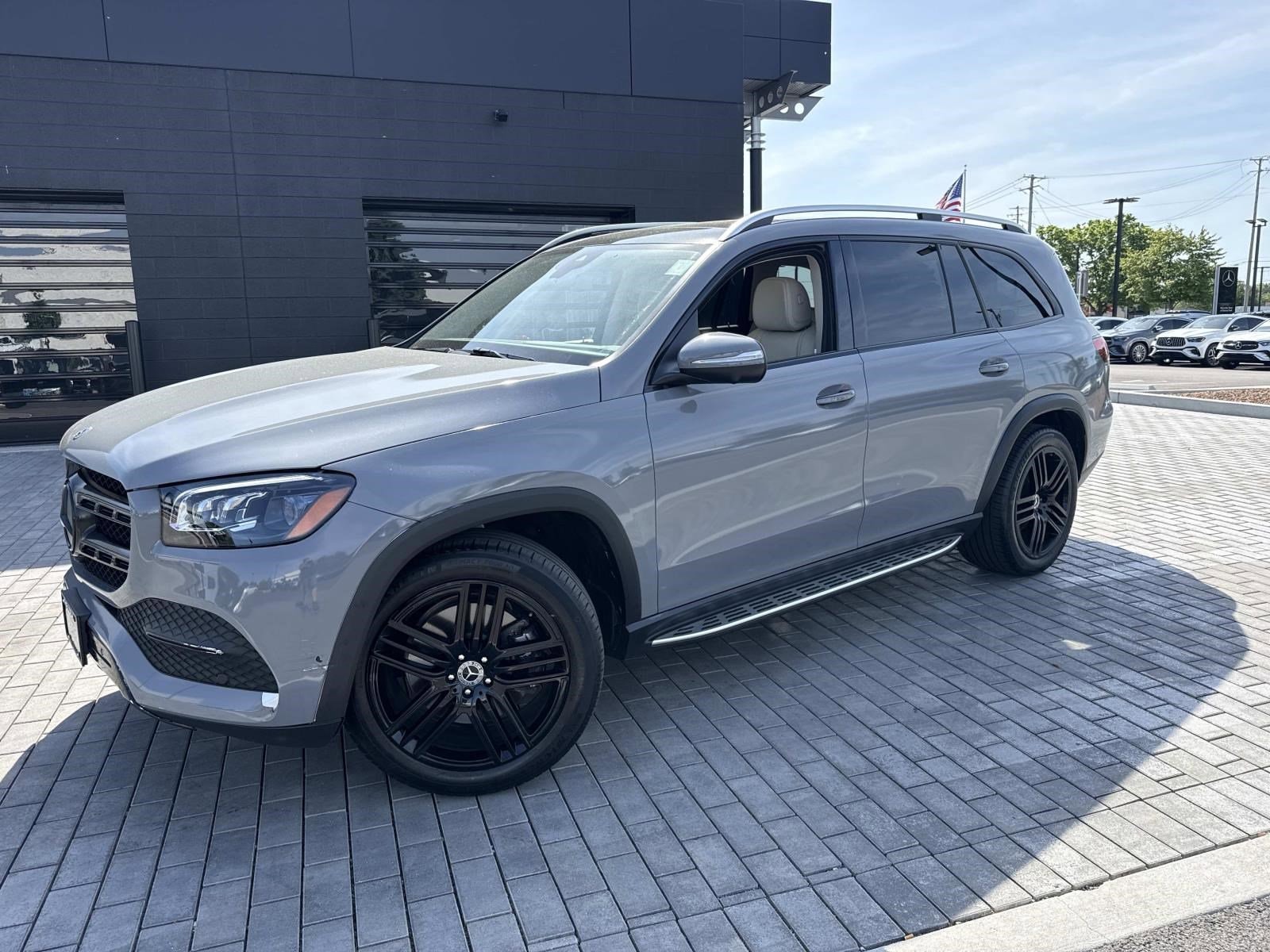 2020 Mercedes-Benz GLS GLS450's photo