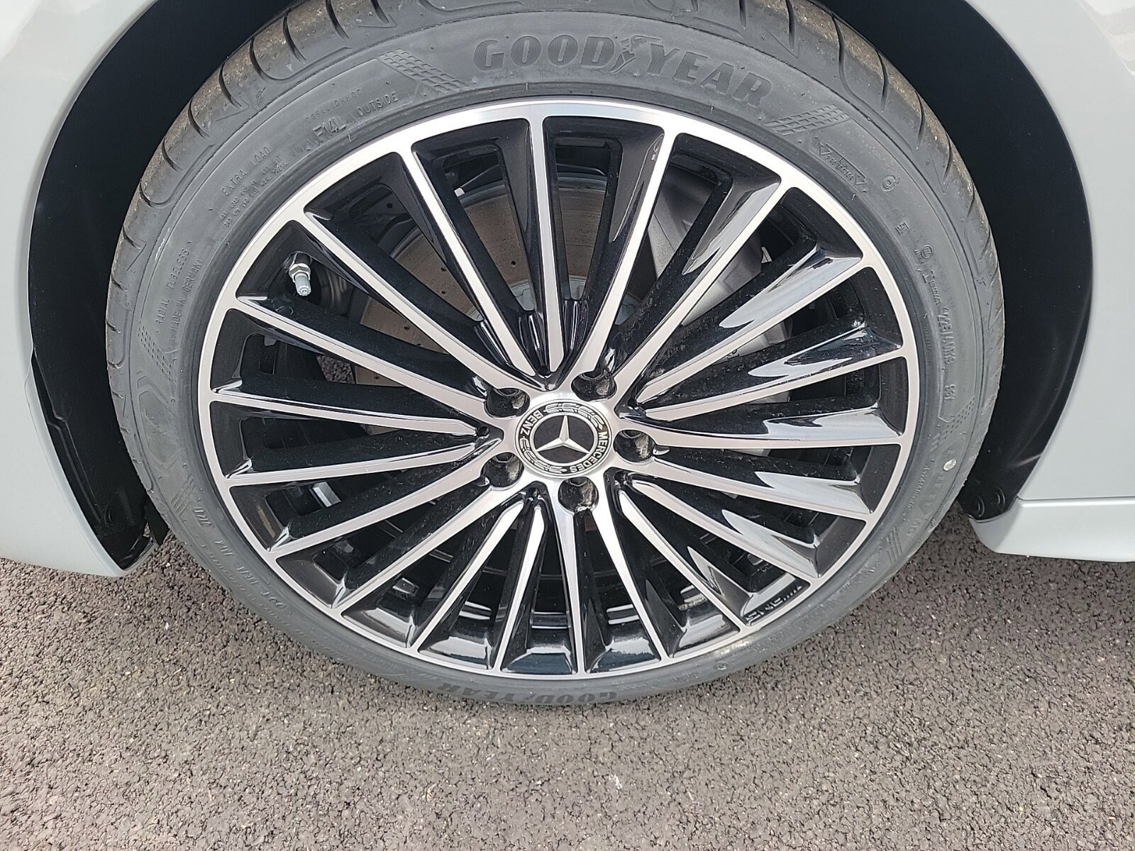 2025 Mercedes Benz C 300 4MATIC Sedan photo 3