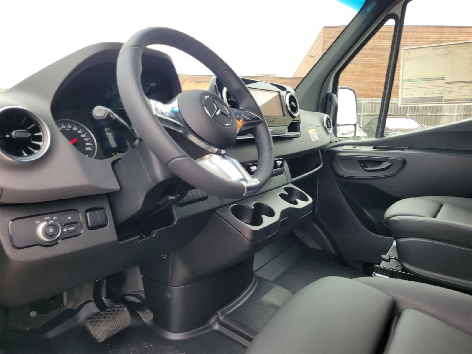 2025 MERCEDES-BENZ SPRINTER - Image 23