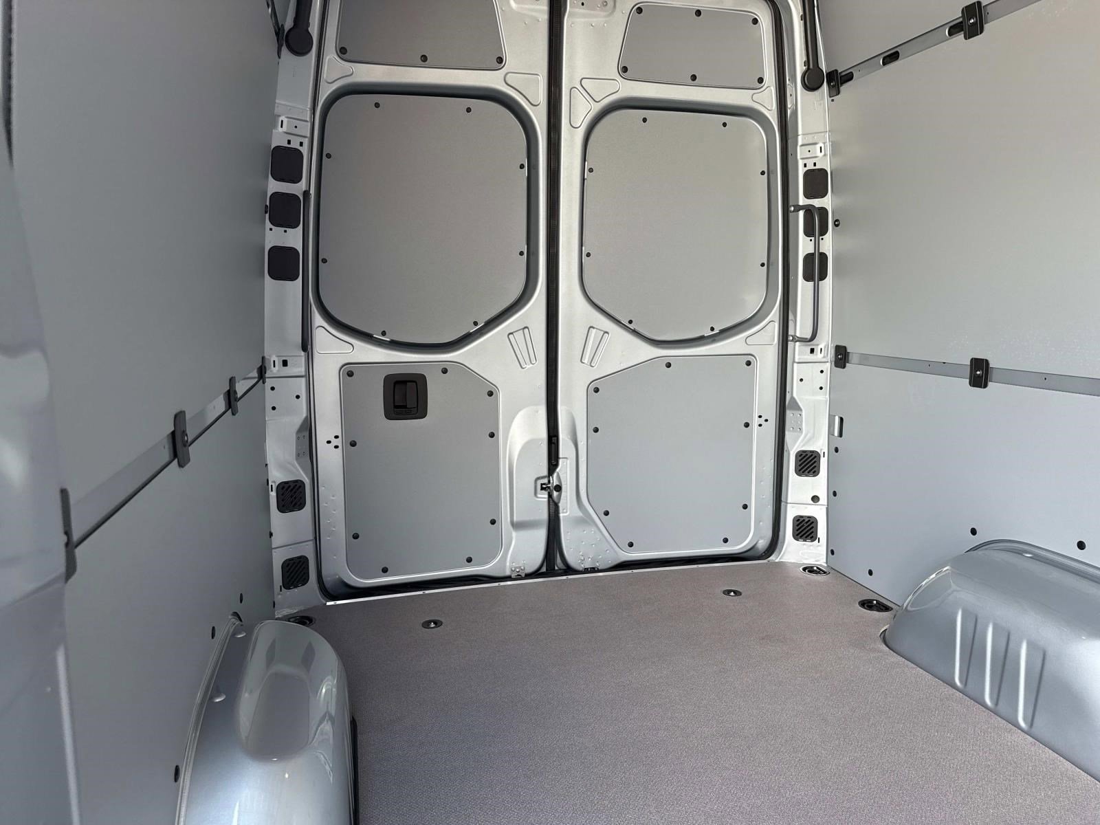 2025 MERCEDES-BENZ SPRINTER - Image 9