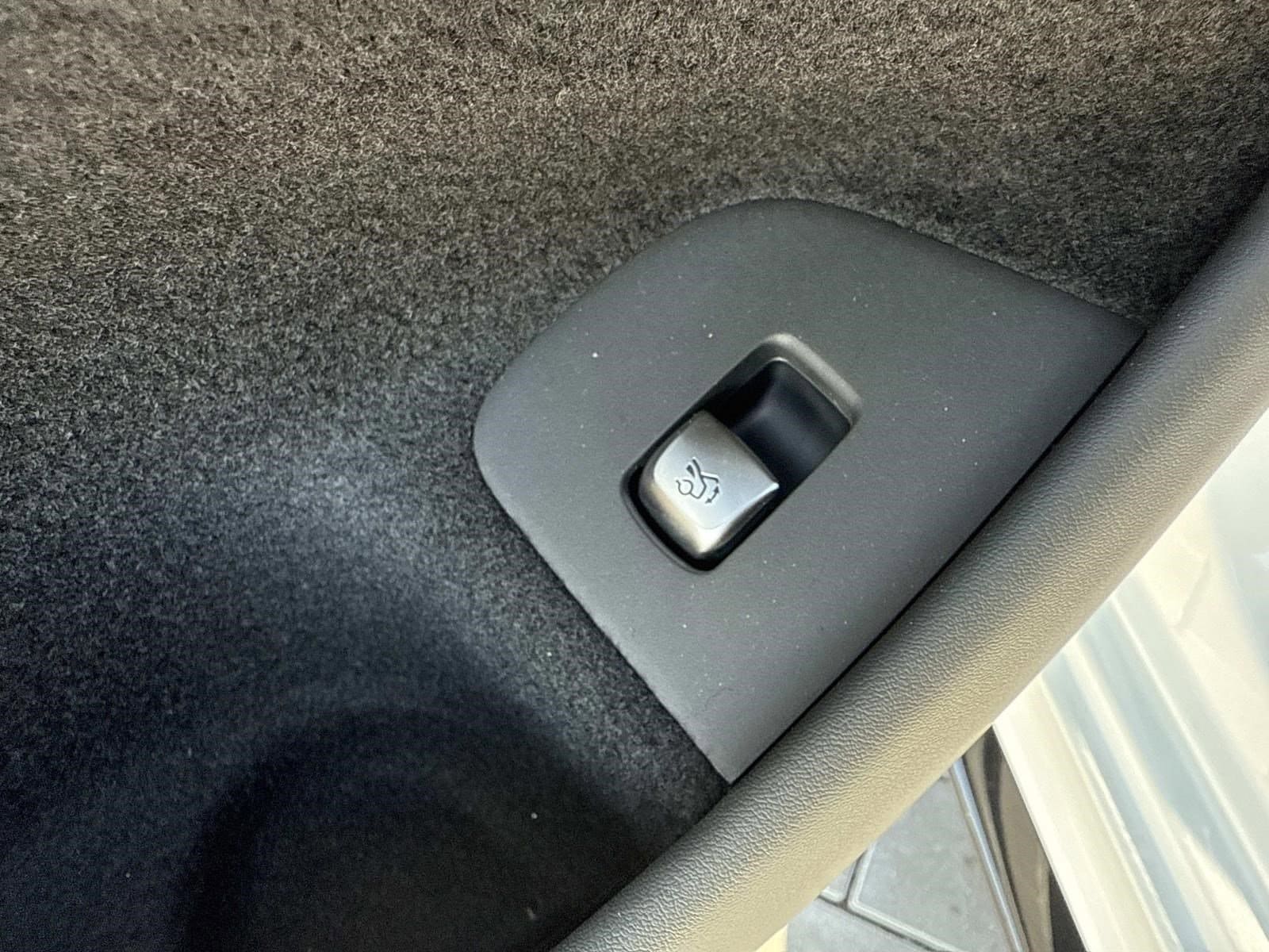 2026 MERCEDES BENZ AMG GT - Image 23