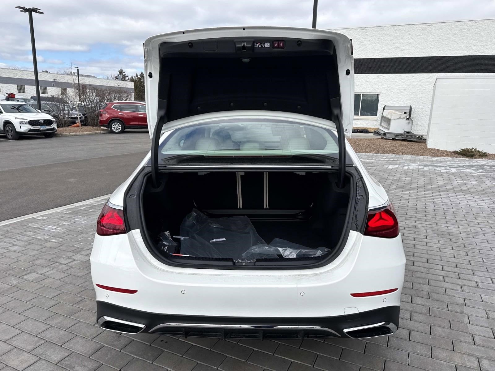 2026 MERCEDES-BENZ E-CLASS - Image 9