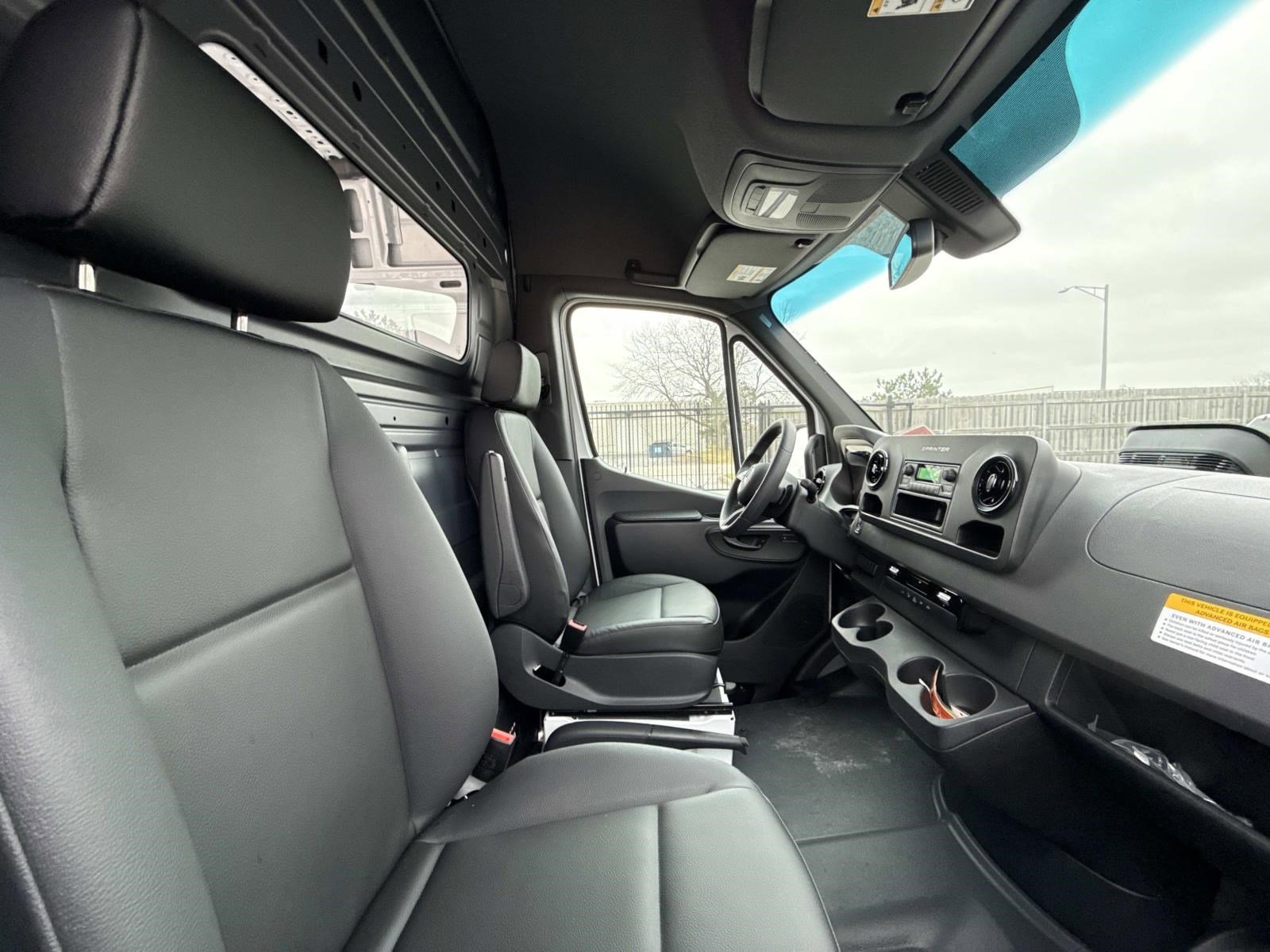 2025 MERCEDES-BENZ SPRINTER - Image 4