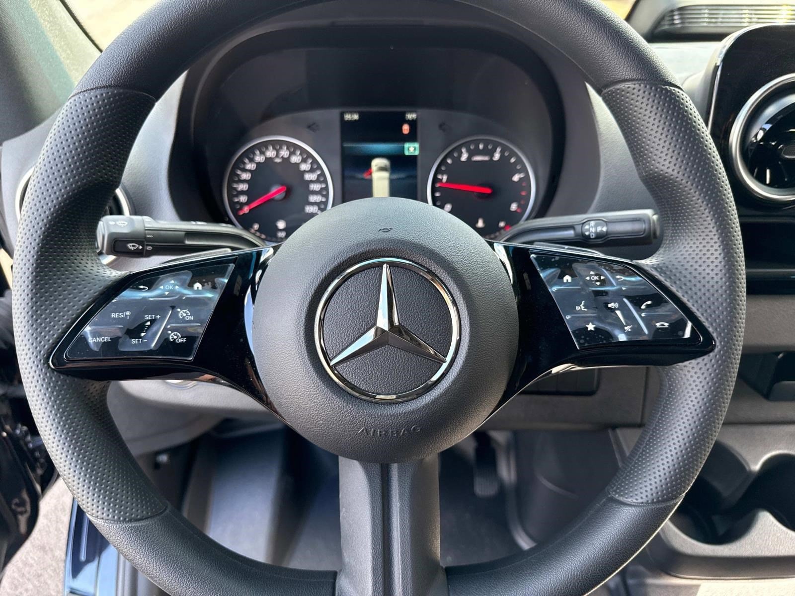 2025 MERCEDES-BENZ SPRINTER - Image 32