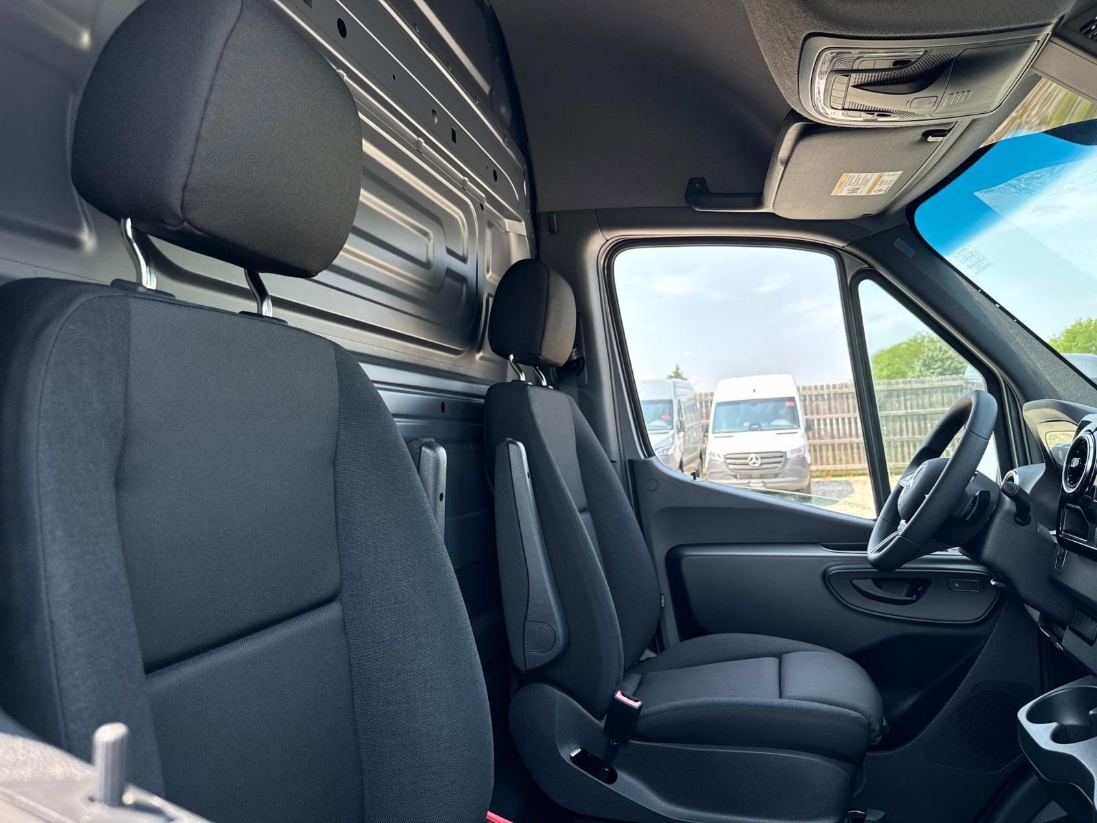 2025 MERCEDES-BENZ SPRINTER - Image 6