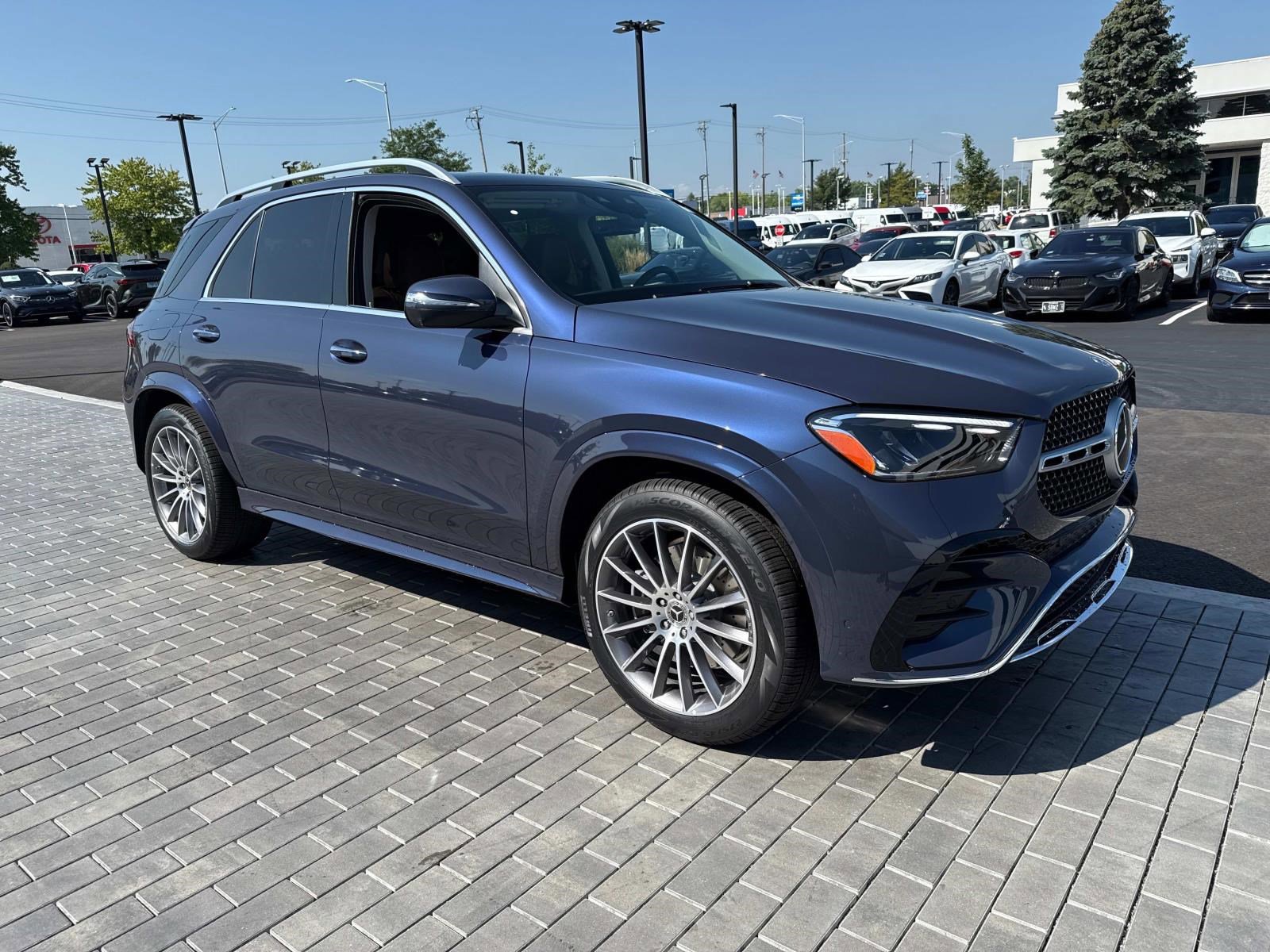 2025 Mercedes Benz GLE 350 4MATIC photo 3