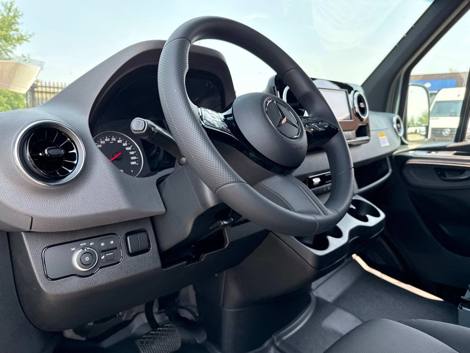 2025 MERCEDES-BENZ SPRINTER - Image 24