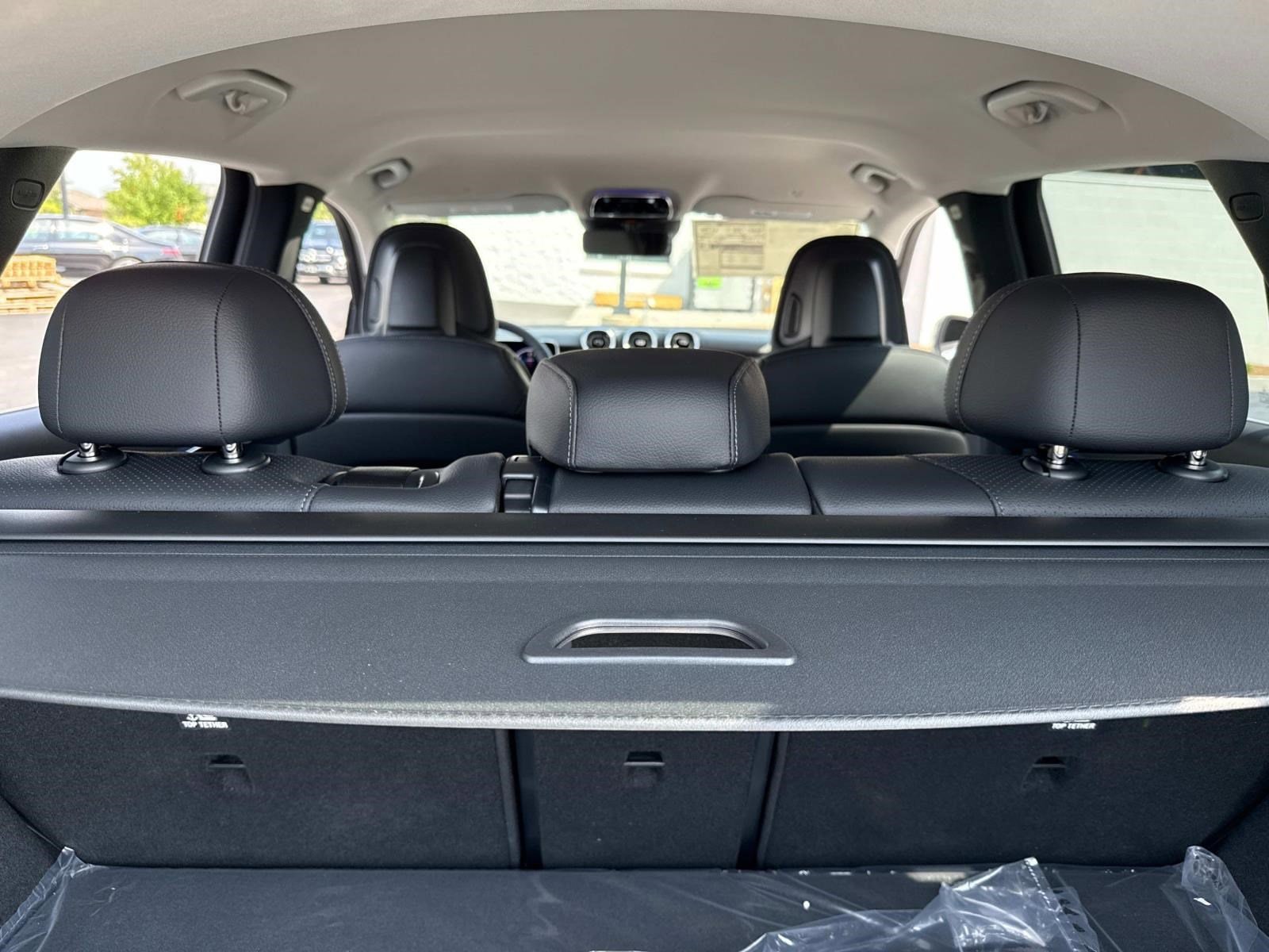 2025 MERCEDES-BENZ GLC-CLASS - Image 12