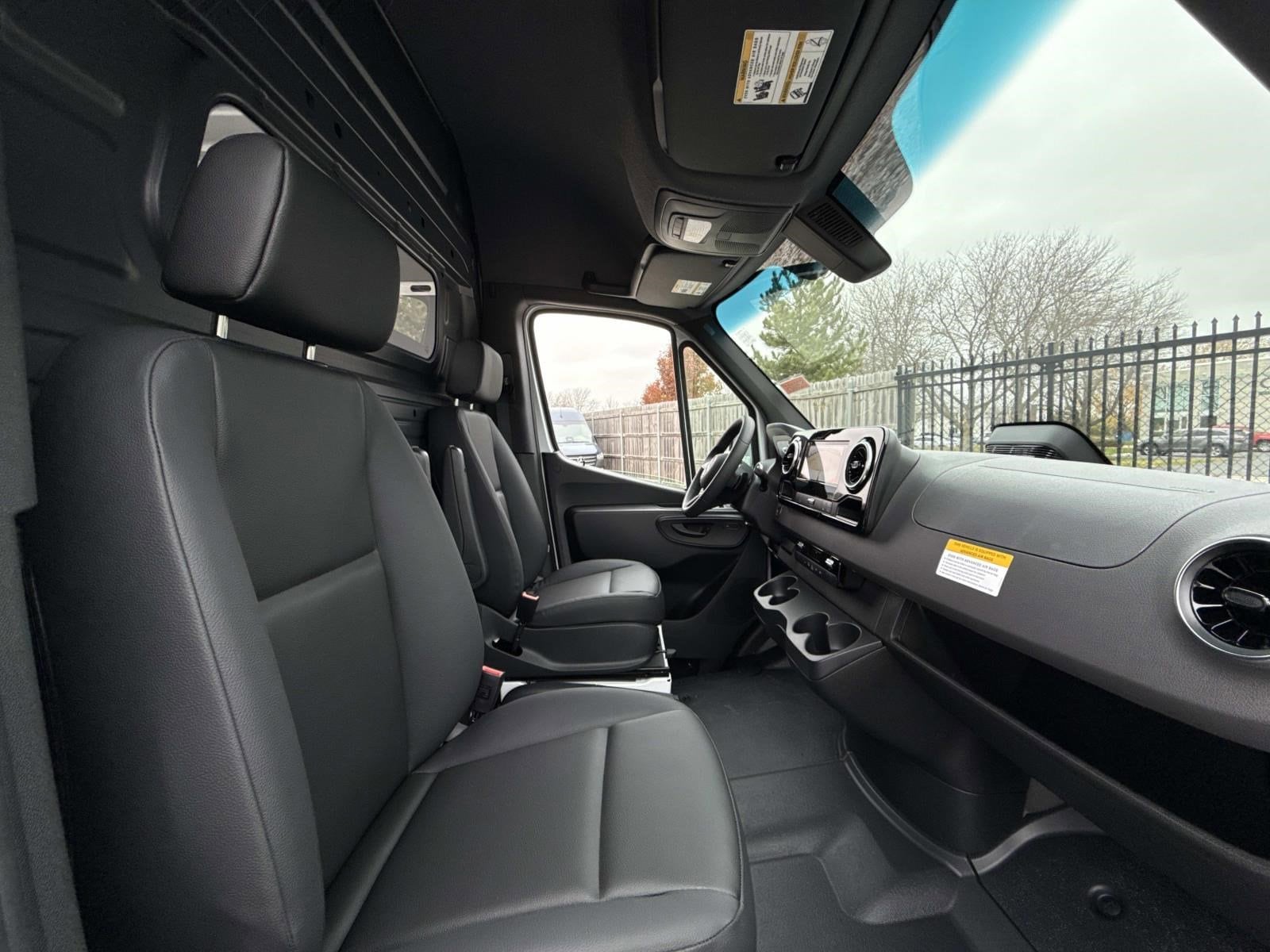 2026 MERCEDES-BENZ SPRINTER - Image 4