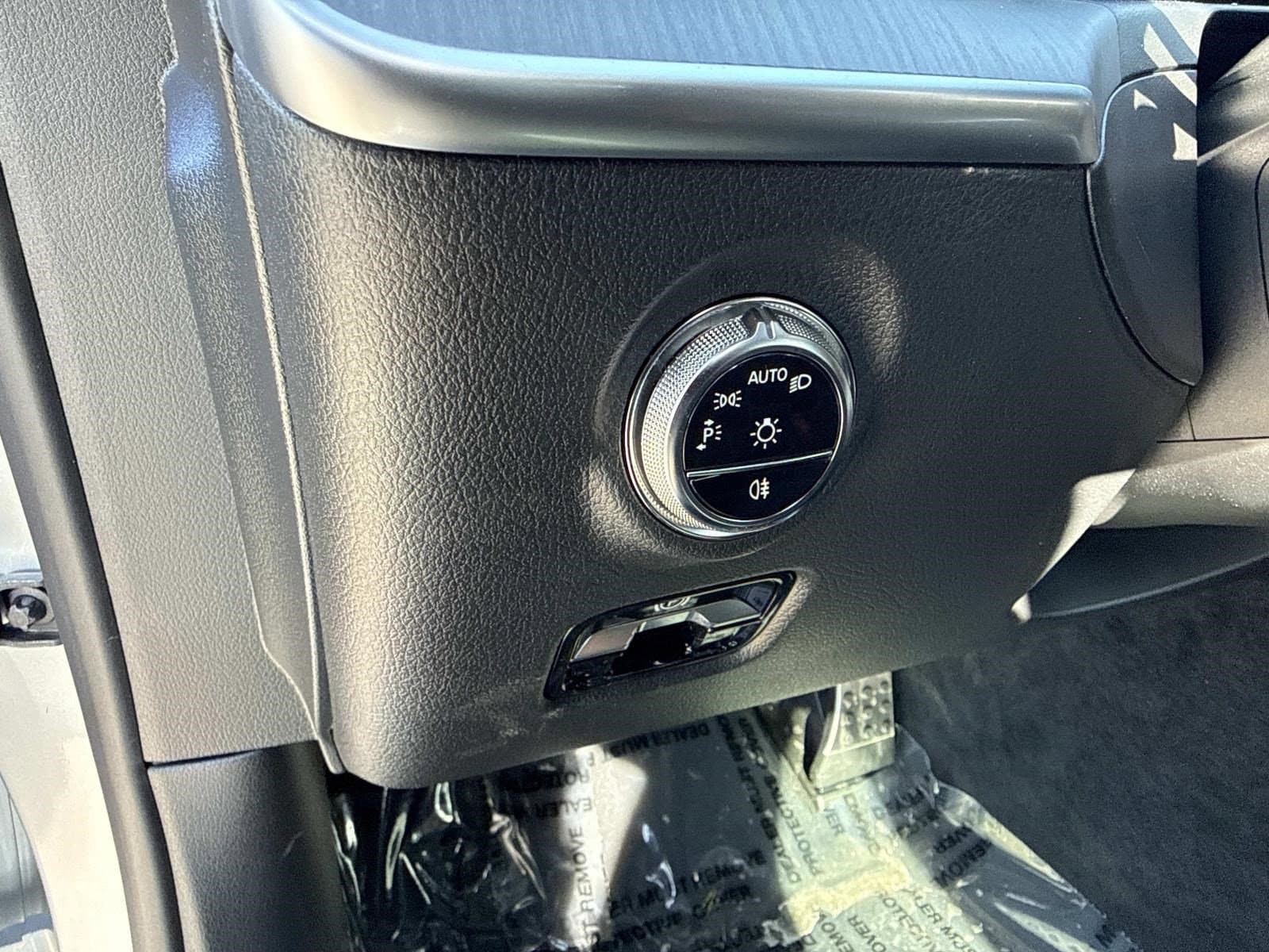 2026 MERCEDES-BENZ C-CLASS - Image 32