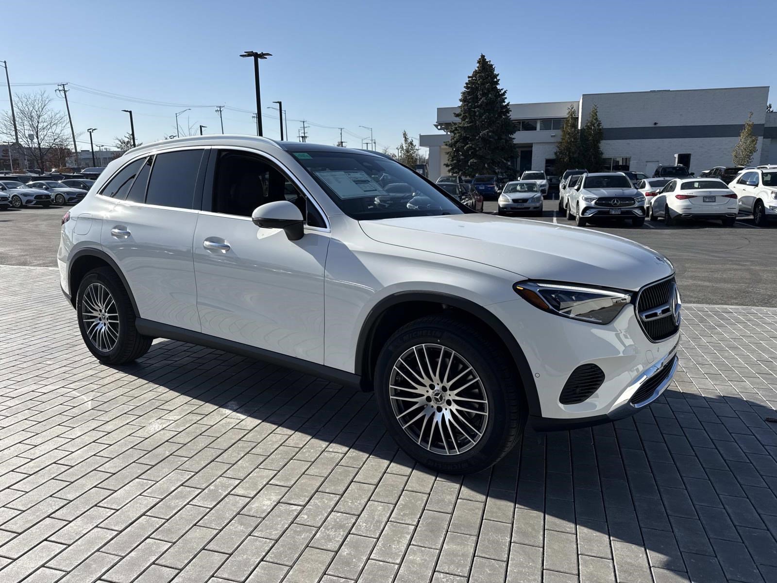 2026 Mercedes Benz GLC 300 4MATIC photo 3