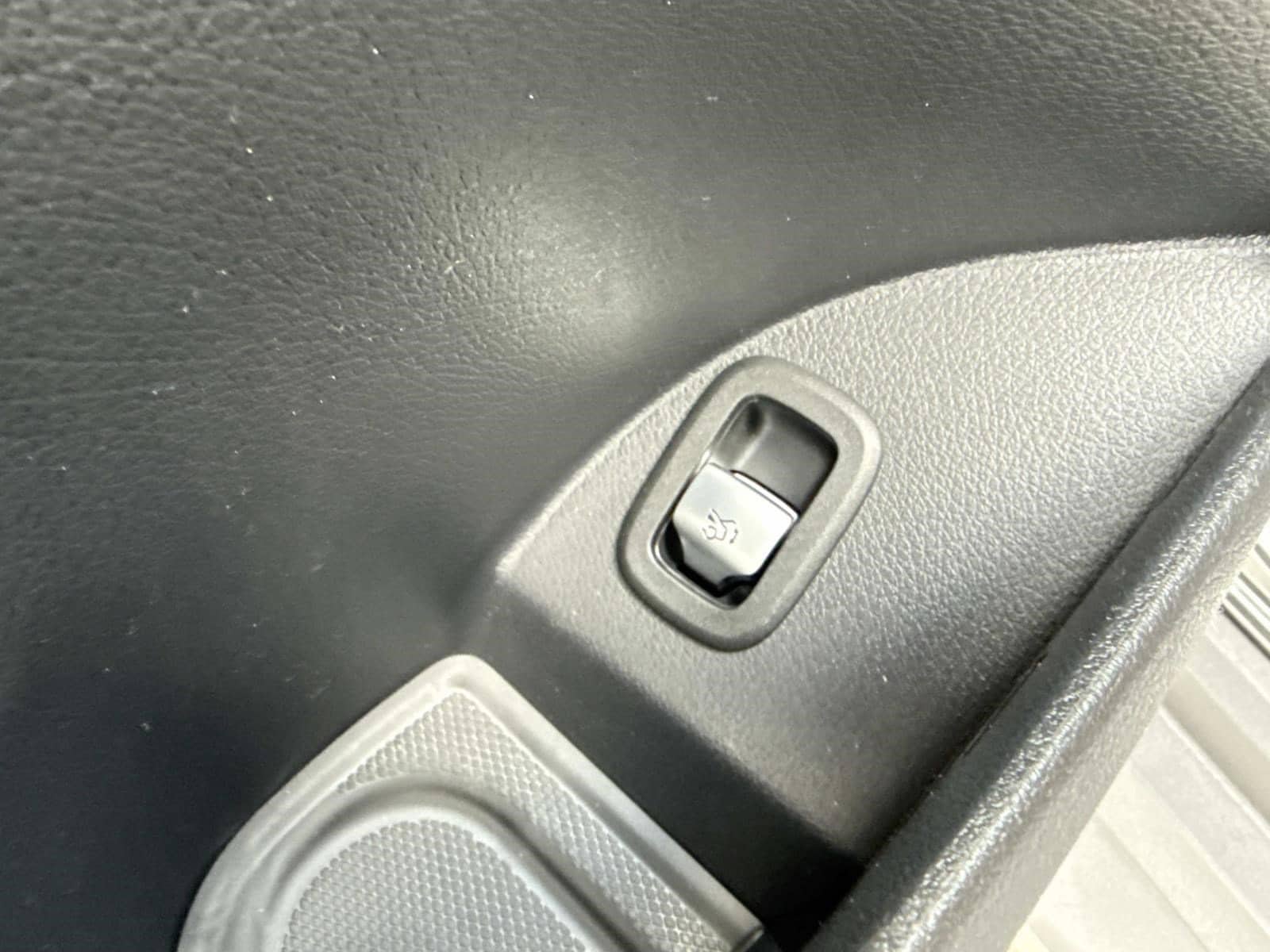 2026 MERCEDES-BENZ GLC-CLASS - Image 25