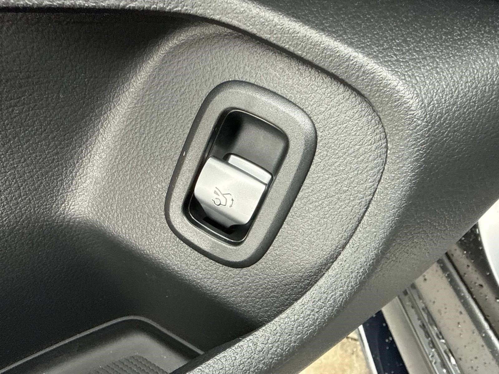 2026 MERCEDES-BENZ CLE - Image 19