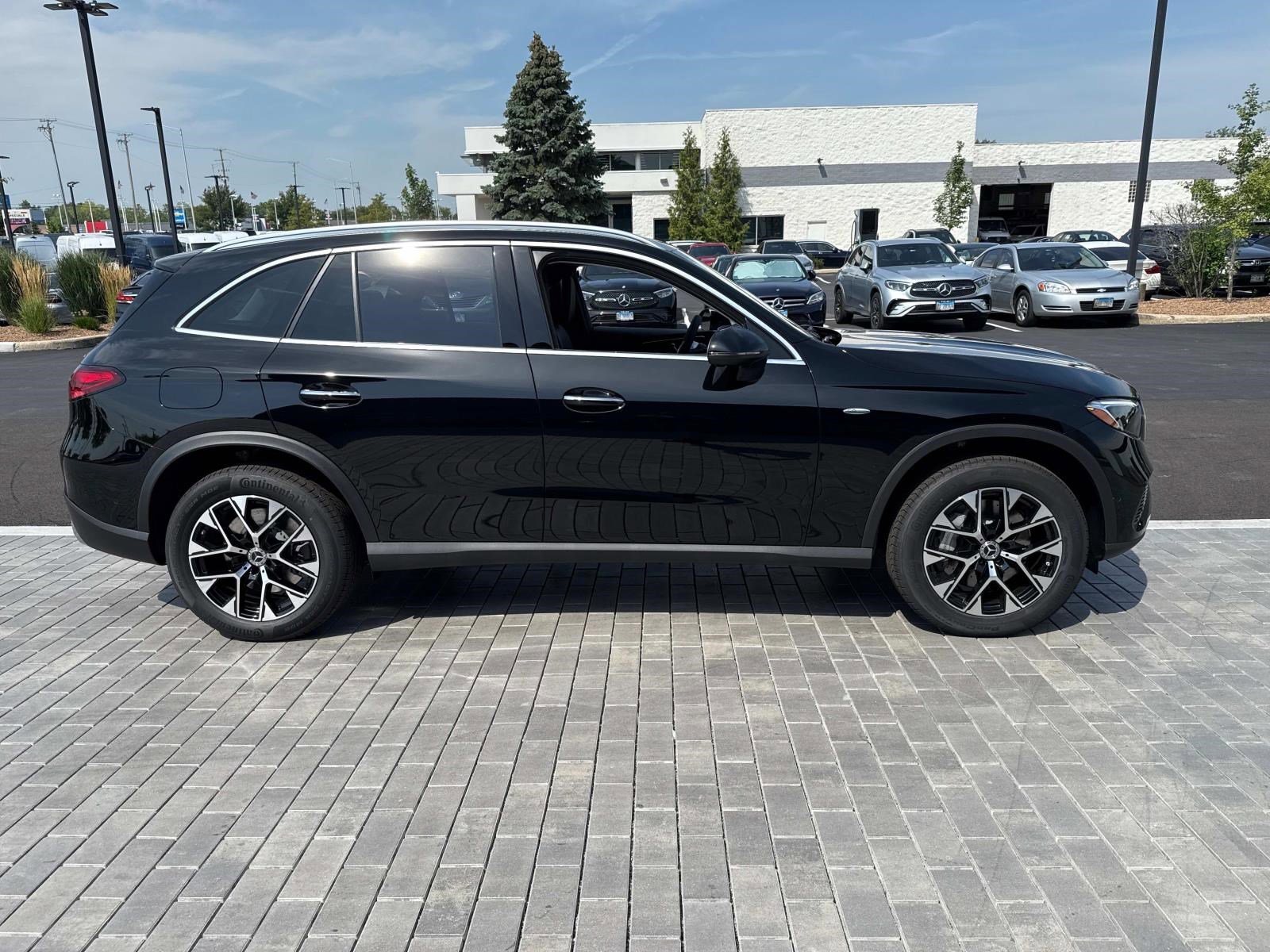 2025 Mercedes Benz GLC 350e 4MATIC photo 4