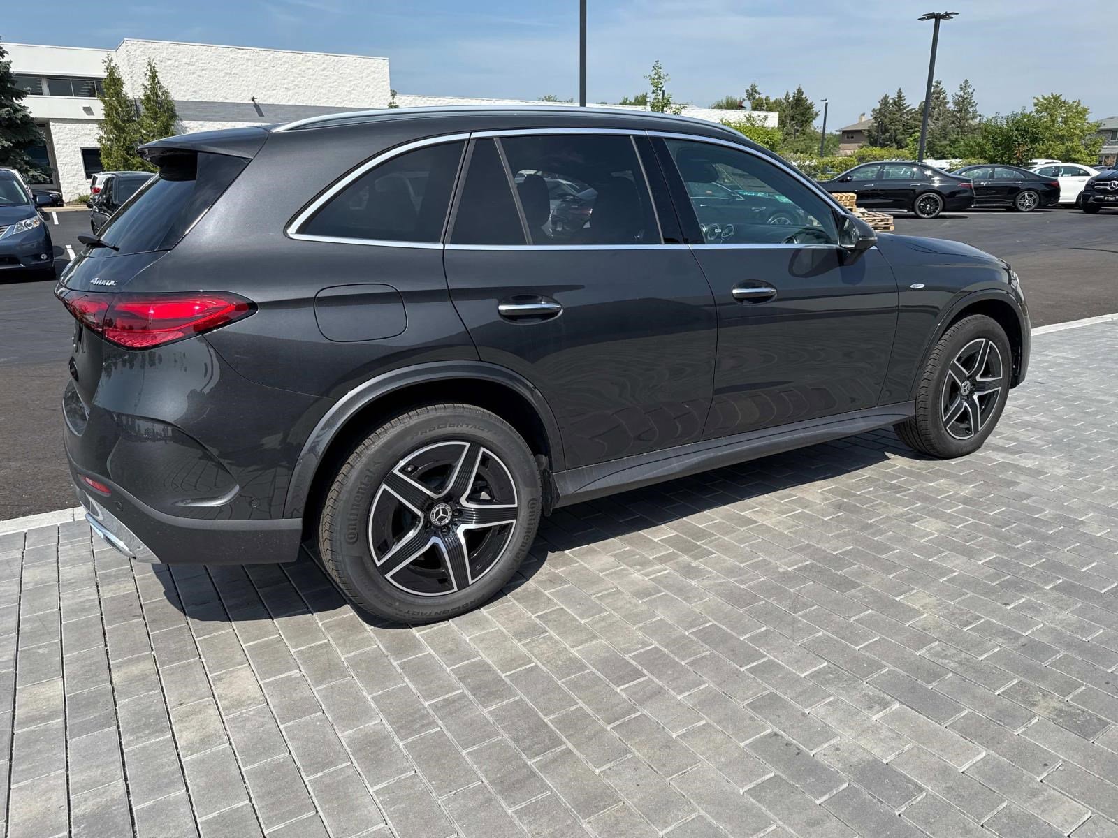 2025 Mercedes Benz GLC 350e 4MATIC photo 4