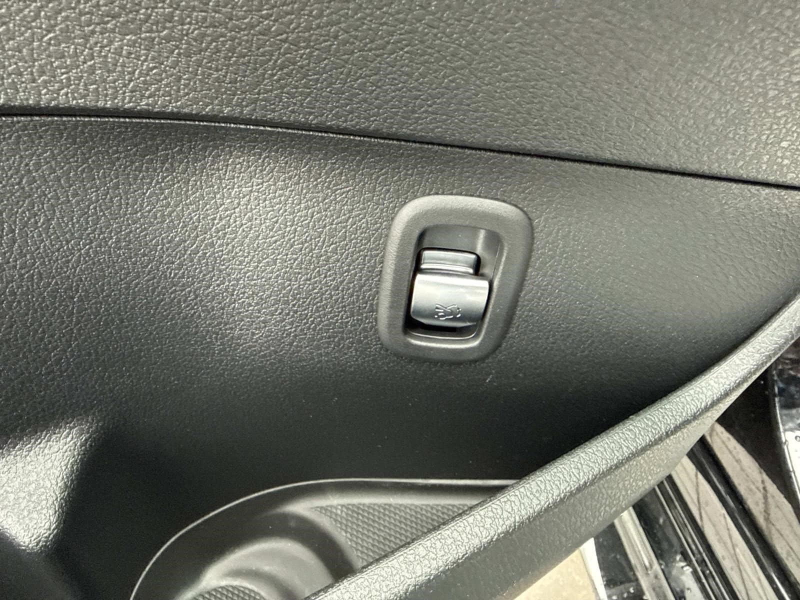 2026 MERCEDES-BENZ C-CLASS - Image 26