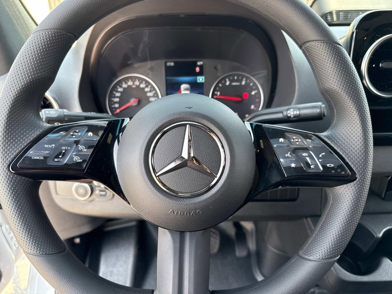 2025 MERCEDES-BENZ SPRINTER - Image 29