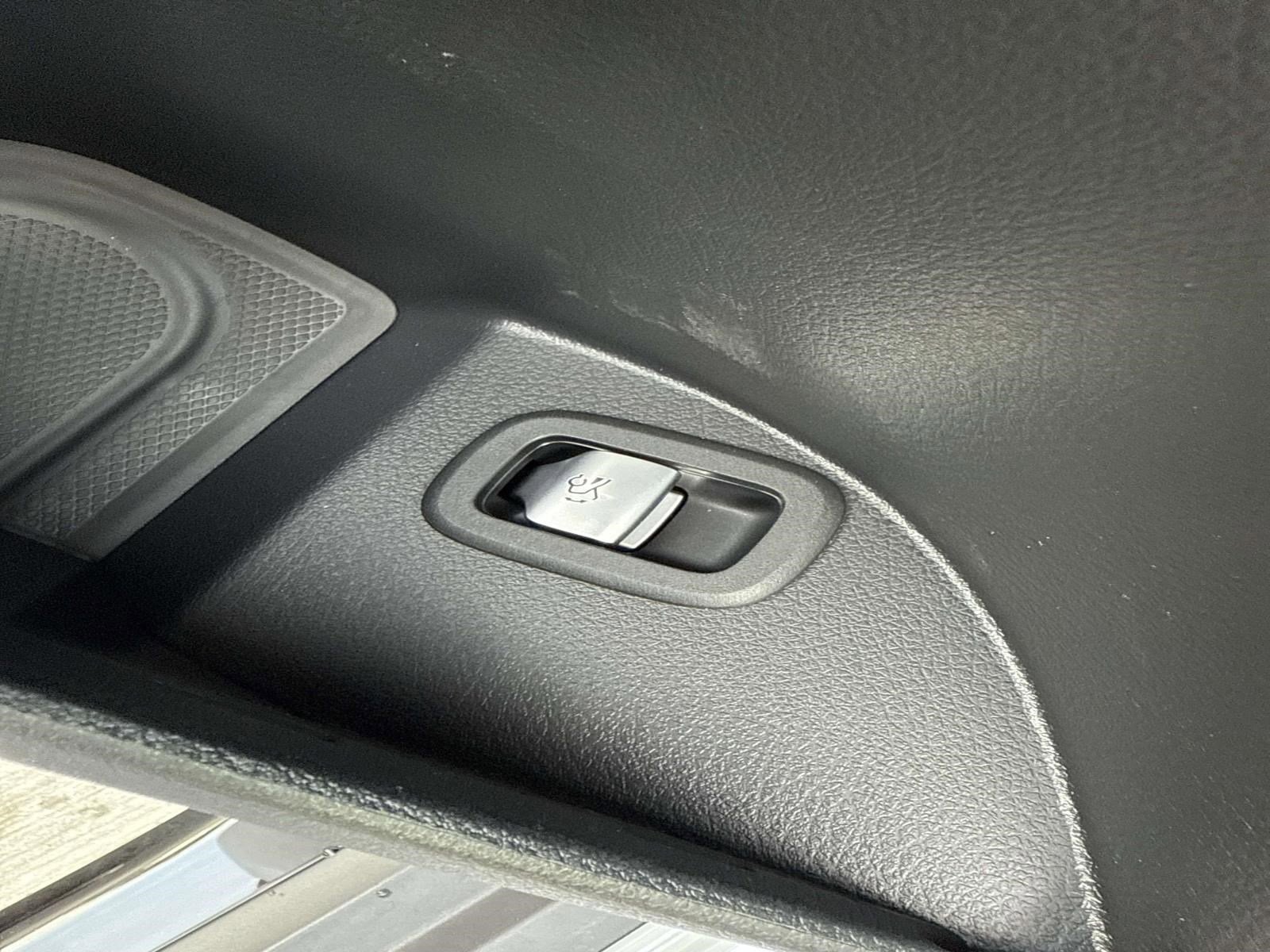 2025 MERCEDES-BENZ GLC-CLASS - Image 26