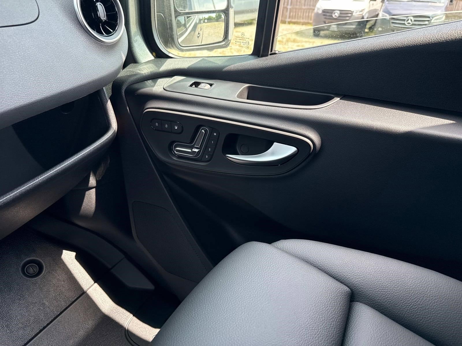 2025 MERCEDES-BENZ SPRINTER - Image 25