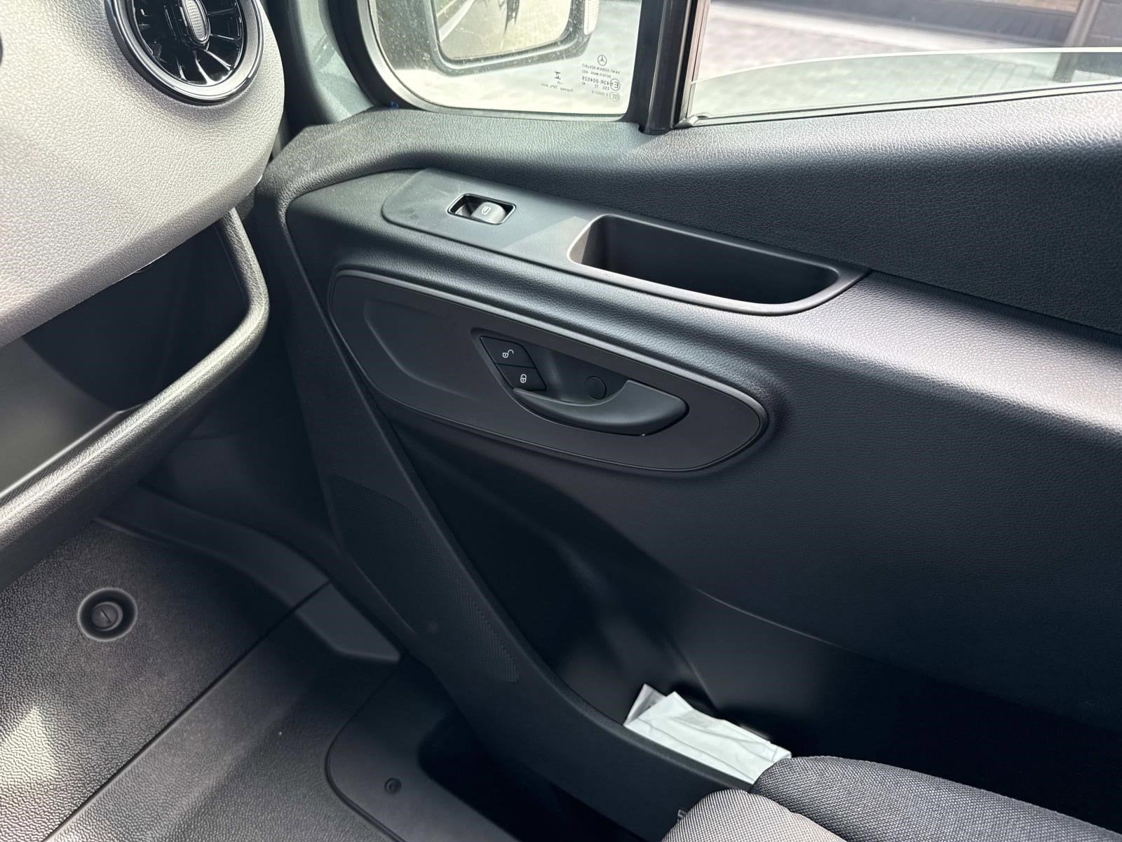 2025 MERCEDES-BENZ SPRINTER - Image 24