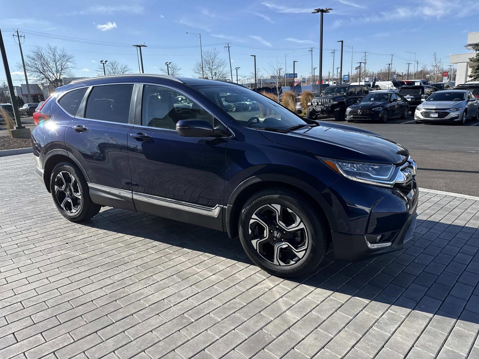 2019 Honda CR-V Touring photo 3