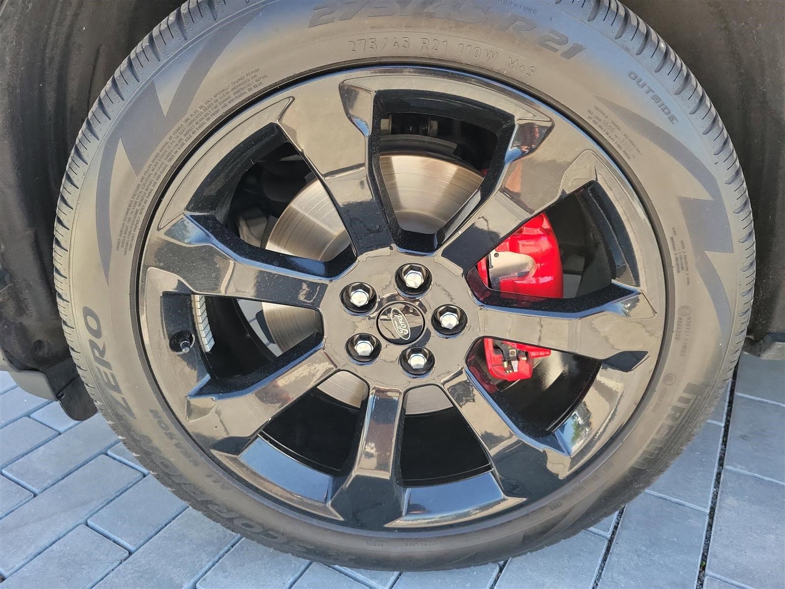 2023 Ford Explorer ST photo 3