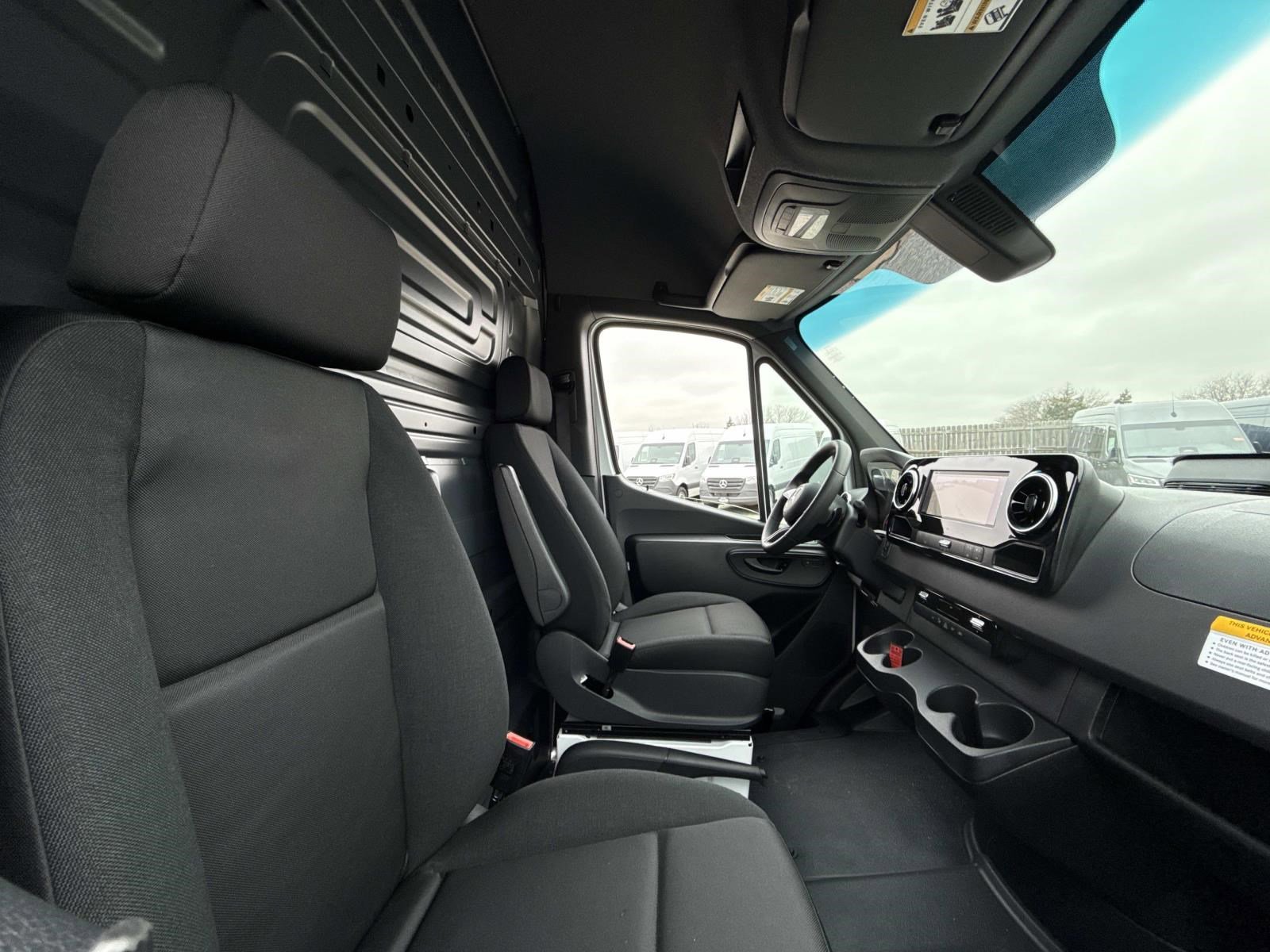 2026 MERCEDES-BENZ SPRINTER - Image 4